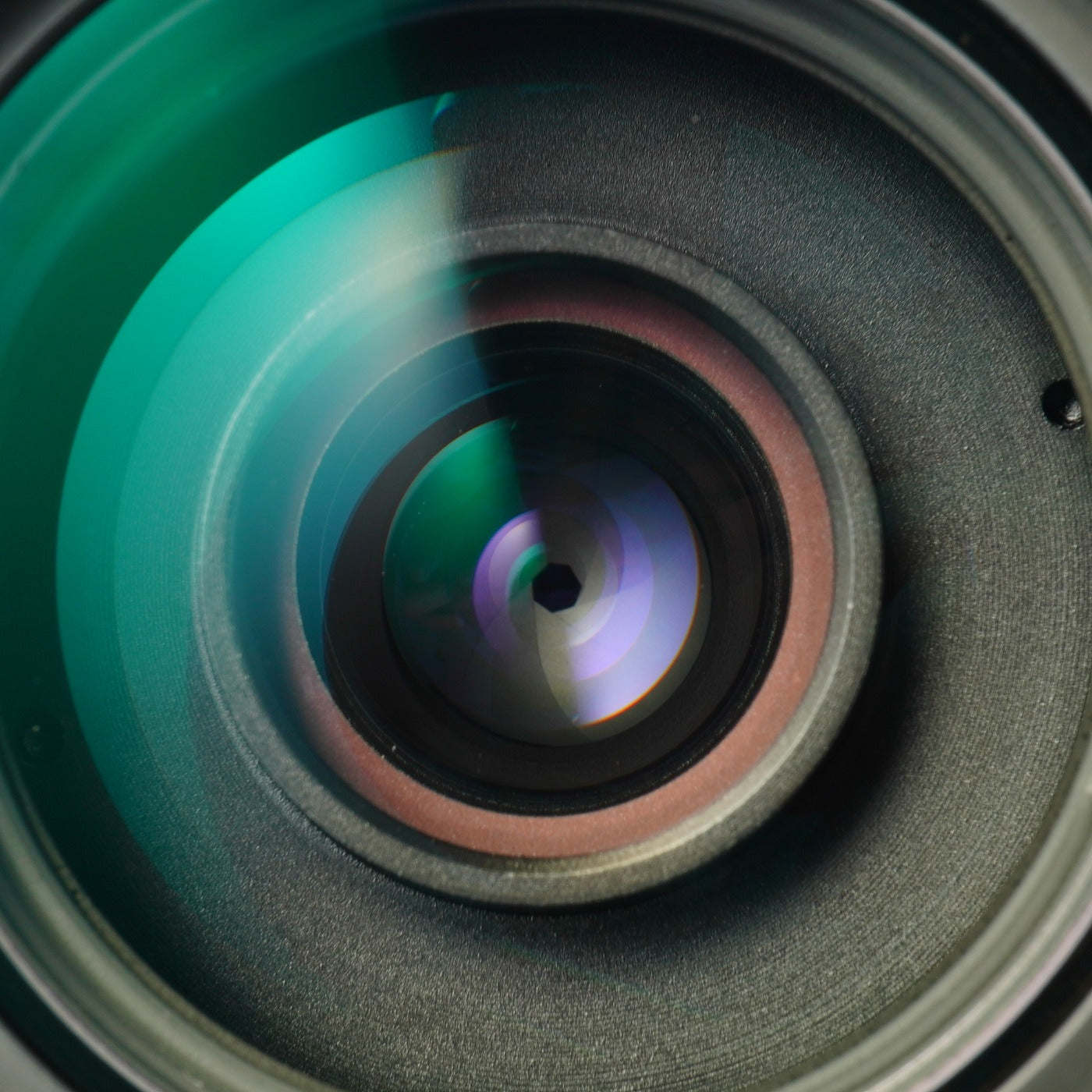 Nikon Ai Zoom-NIKKOR 43-86mm F/3.5 Zoom Lens