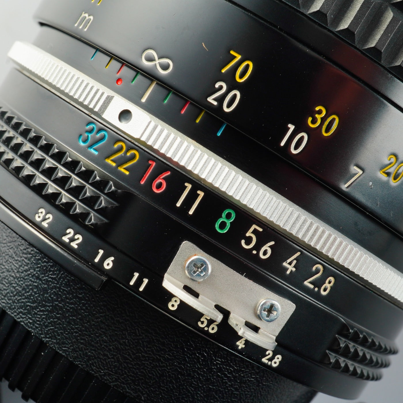 Nikon Ai NIKKOR 135mm F/2.8 prime lens