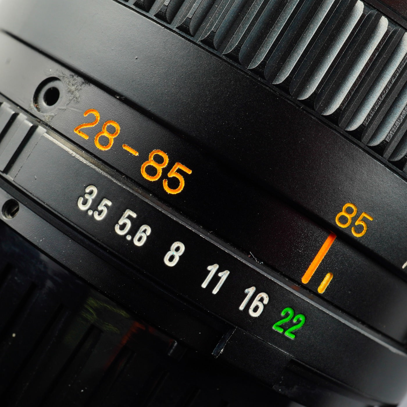 MINOLTA MD Zoom 28-85mm F/3.5-4.6 Zoom Lens