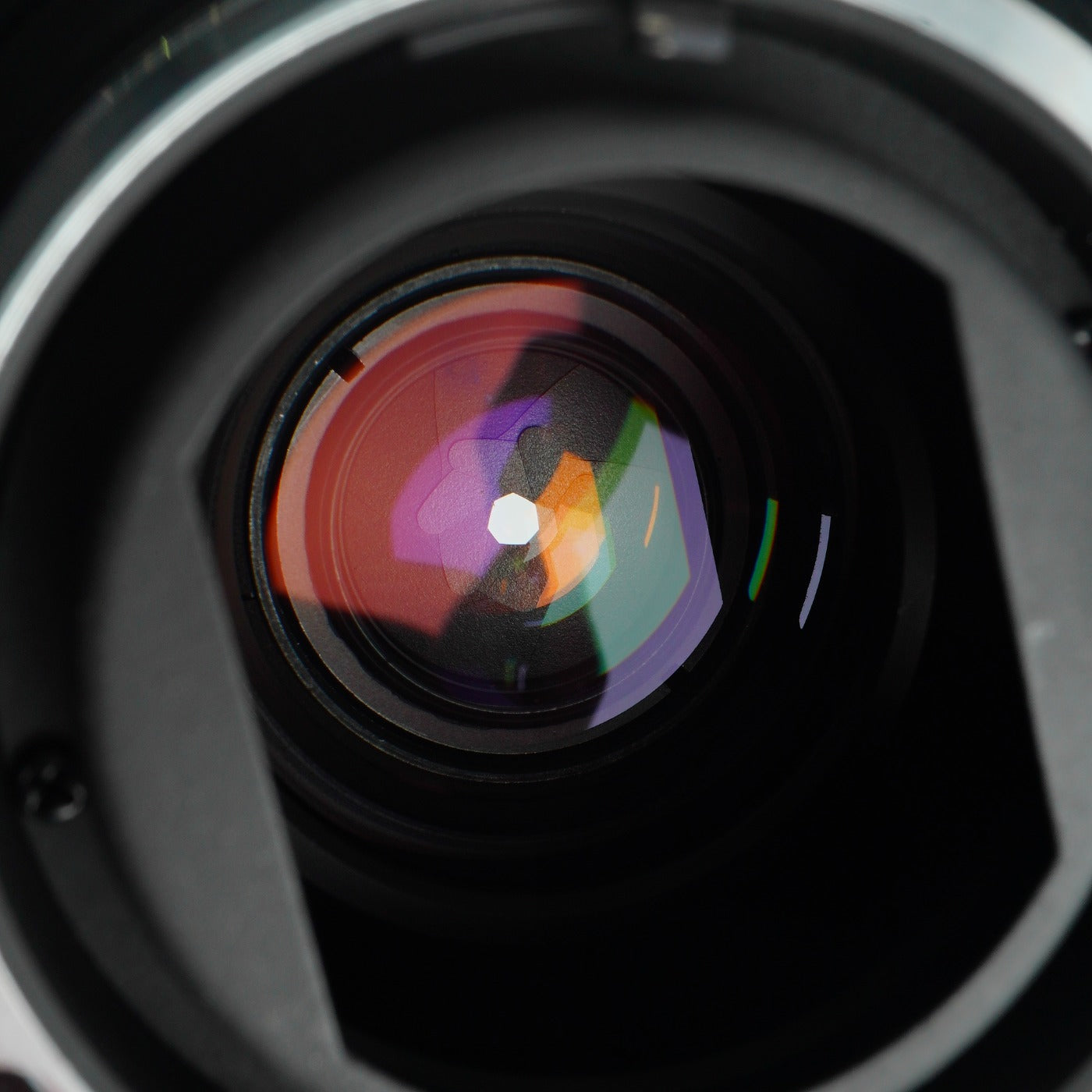 MINOLTA MD Zoom 28-85mm F/3.5-4.6 Zoom Lens