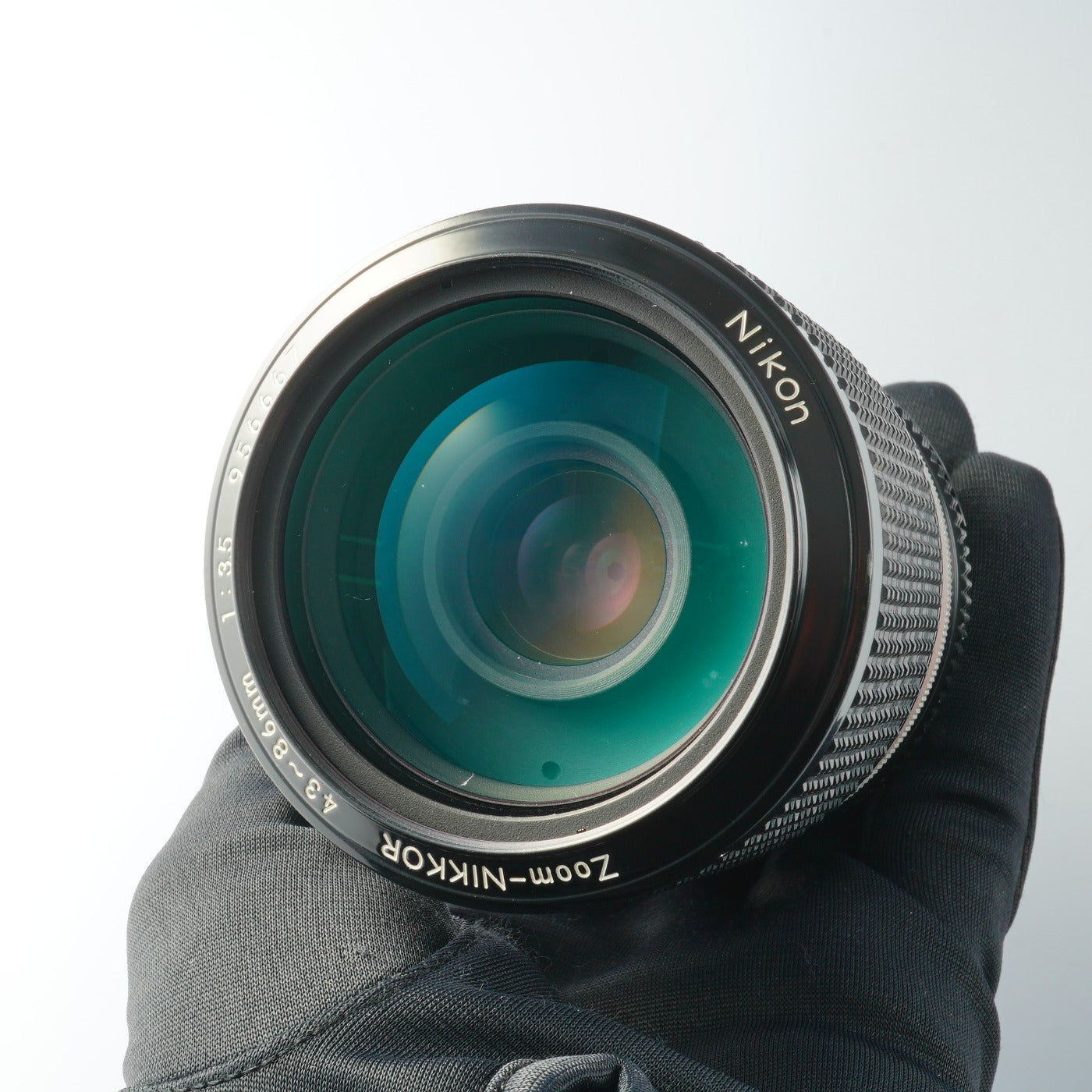 Nikon Ai Zoom-NIKKOR 43-86mm F/3.5 Zoom Lens