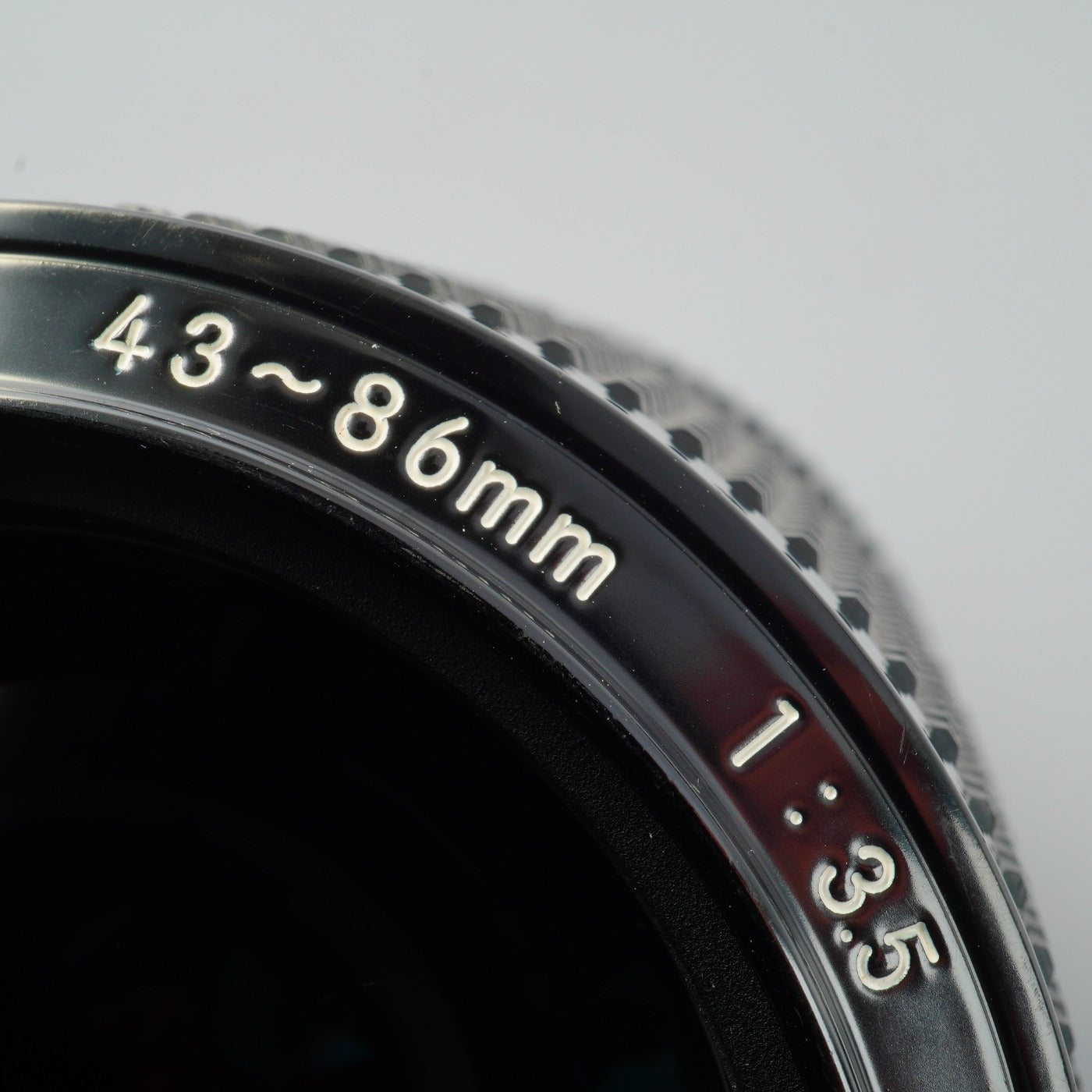 Nikon Ai Zoom-NIKKOR 43-86mm F/3.5 Zoom Lens