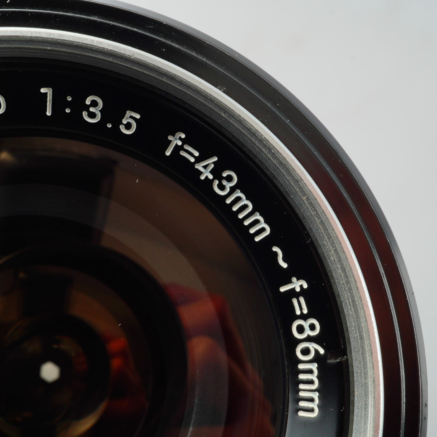 Nikon Ai Zoom-NIKKOR Auto 43-86mm F/3.5 Zoom Lens