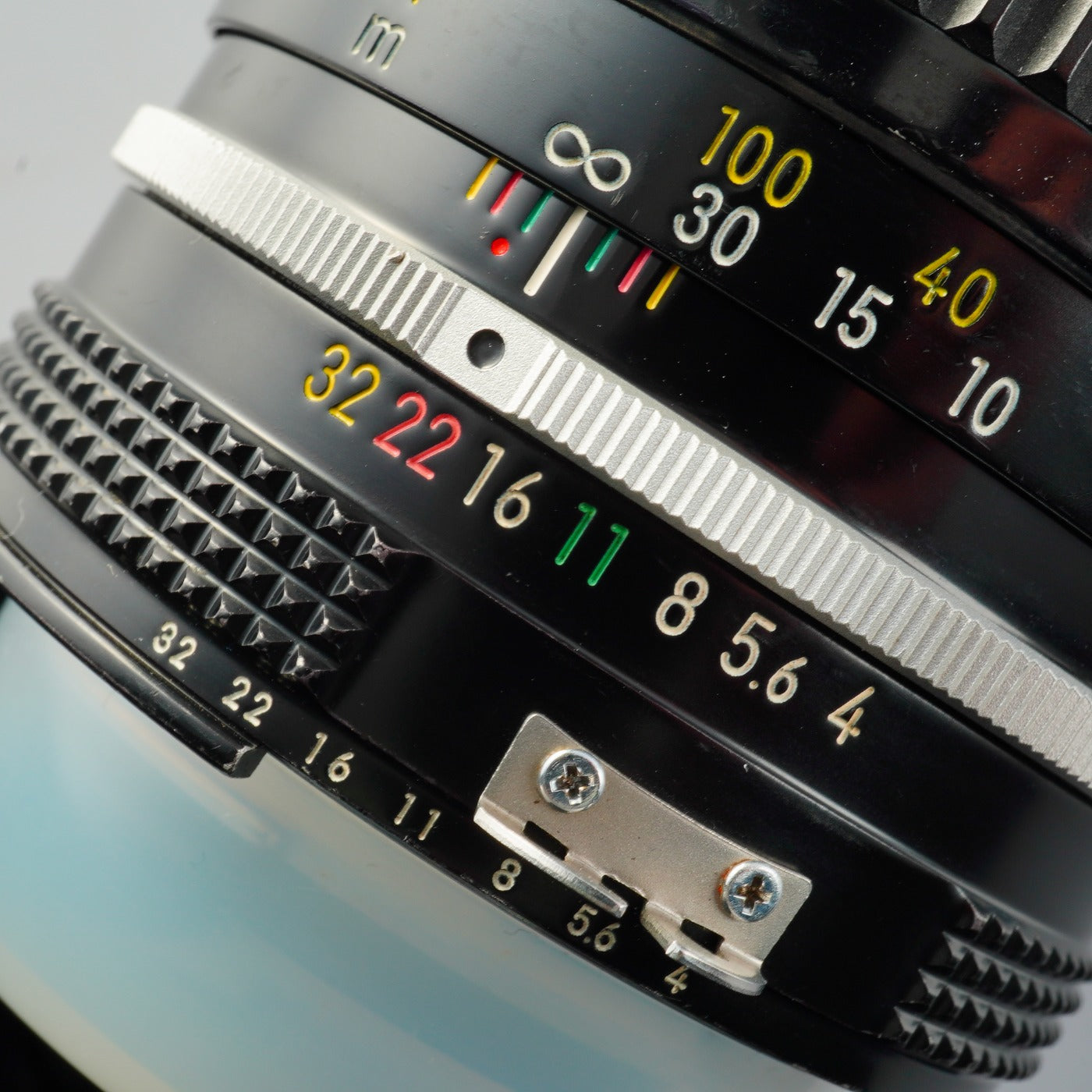 Nikon Ai NIKKOR 200mm F/4 prime lens