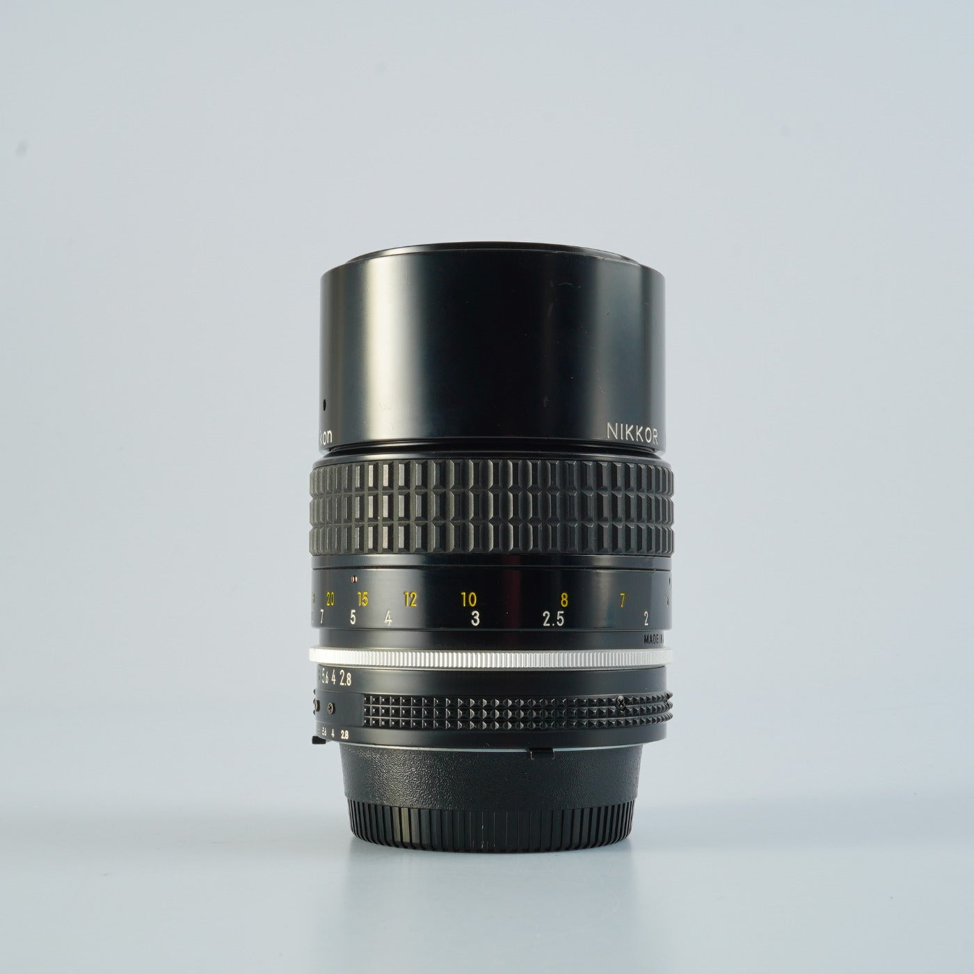 Nikon Ai NIKKOR 135mm F/2.8 prime lens