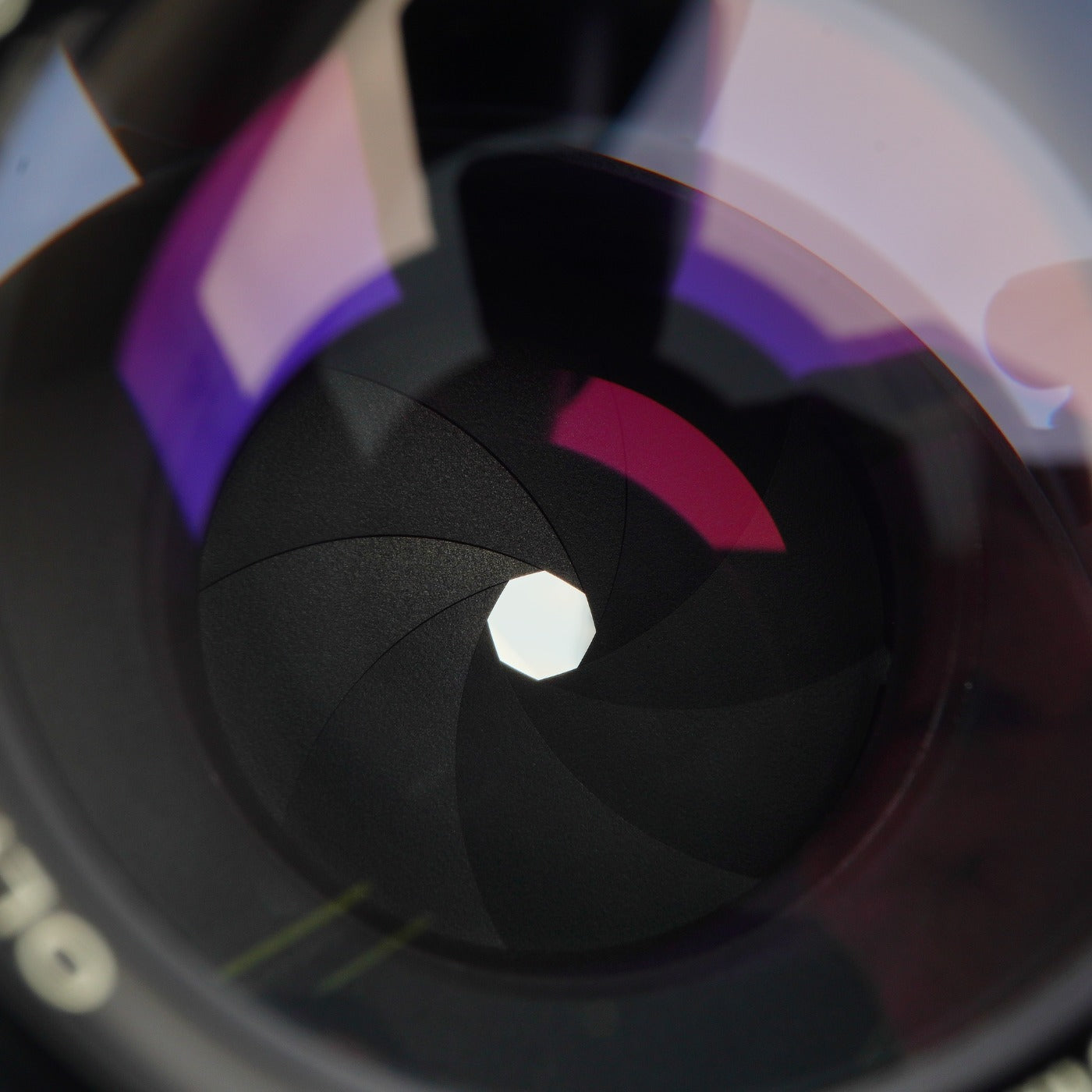 OLYMPUS OM-SYSTEM F.ZUIKO AUTO-T 200mm F/5 Einzelfokus-Objektiv