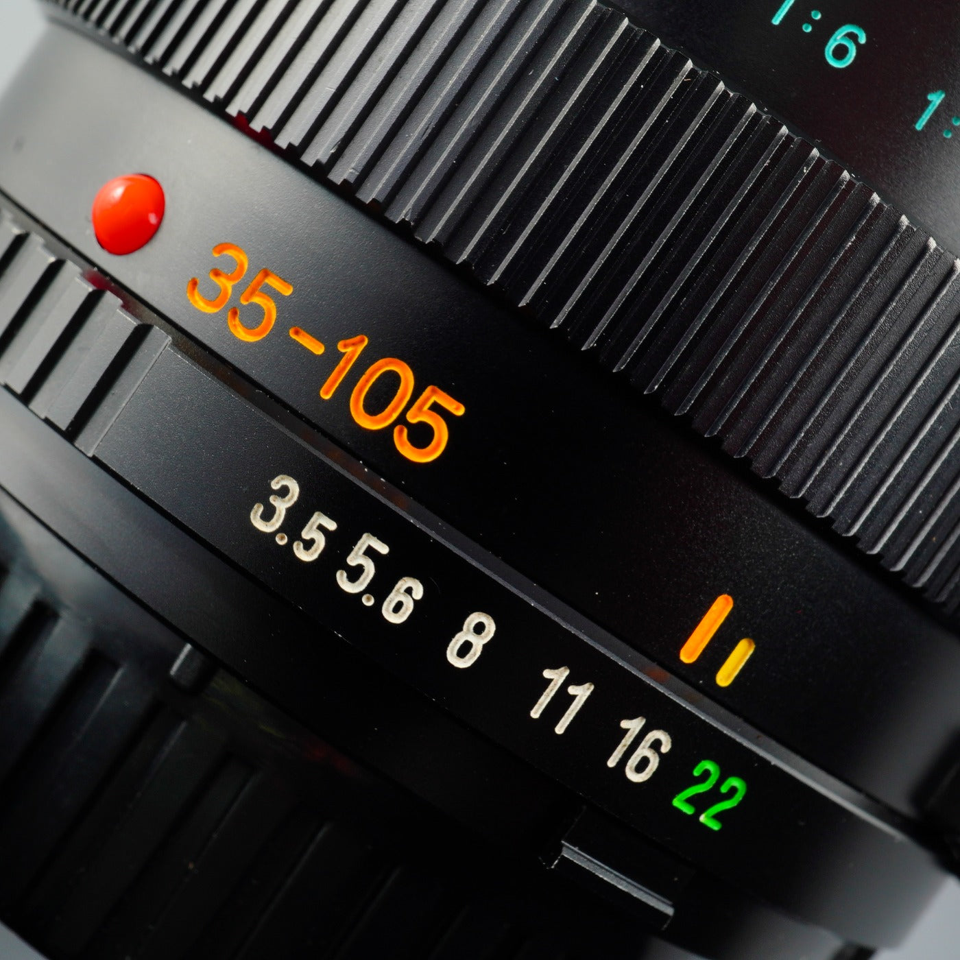 MINOLTA MD ZOOM 35-105mm F/3.5-4.5 Zoom Lens
