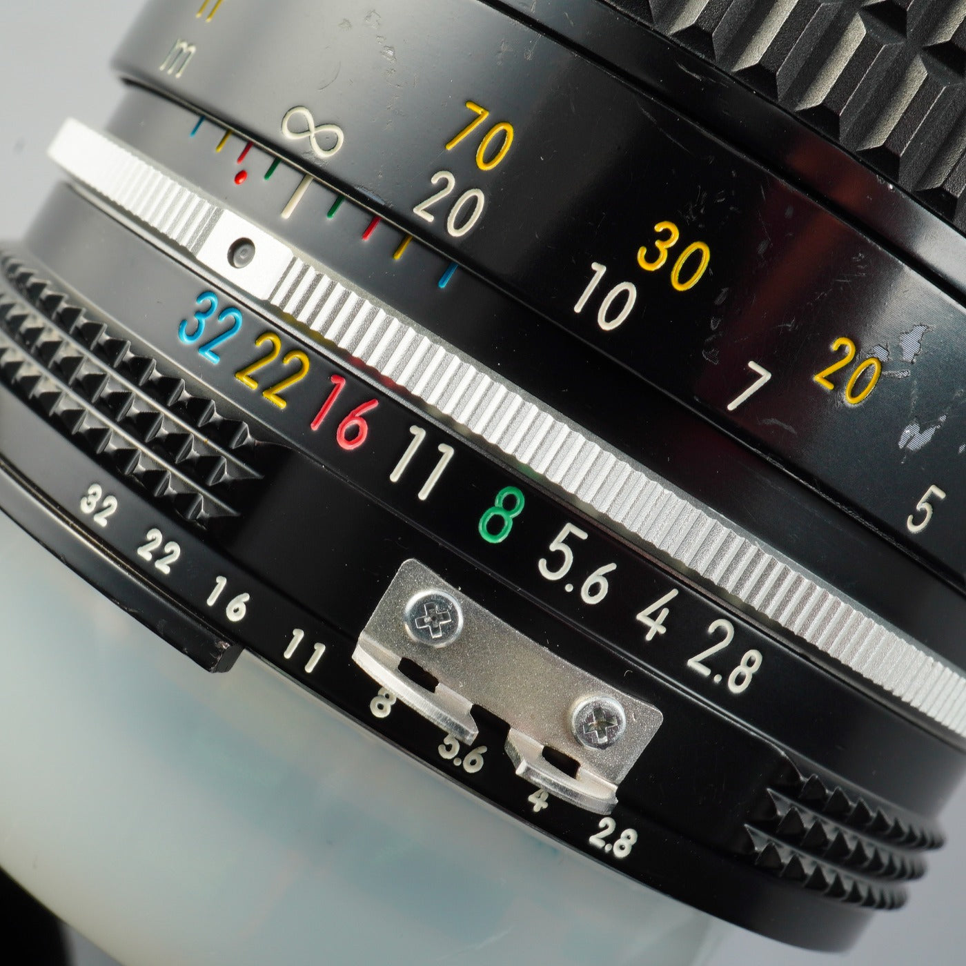 Nikon Ai NIKKOR 135mm F/2.8 prime lens