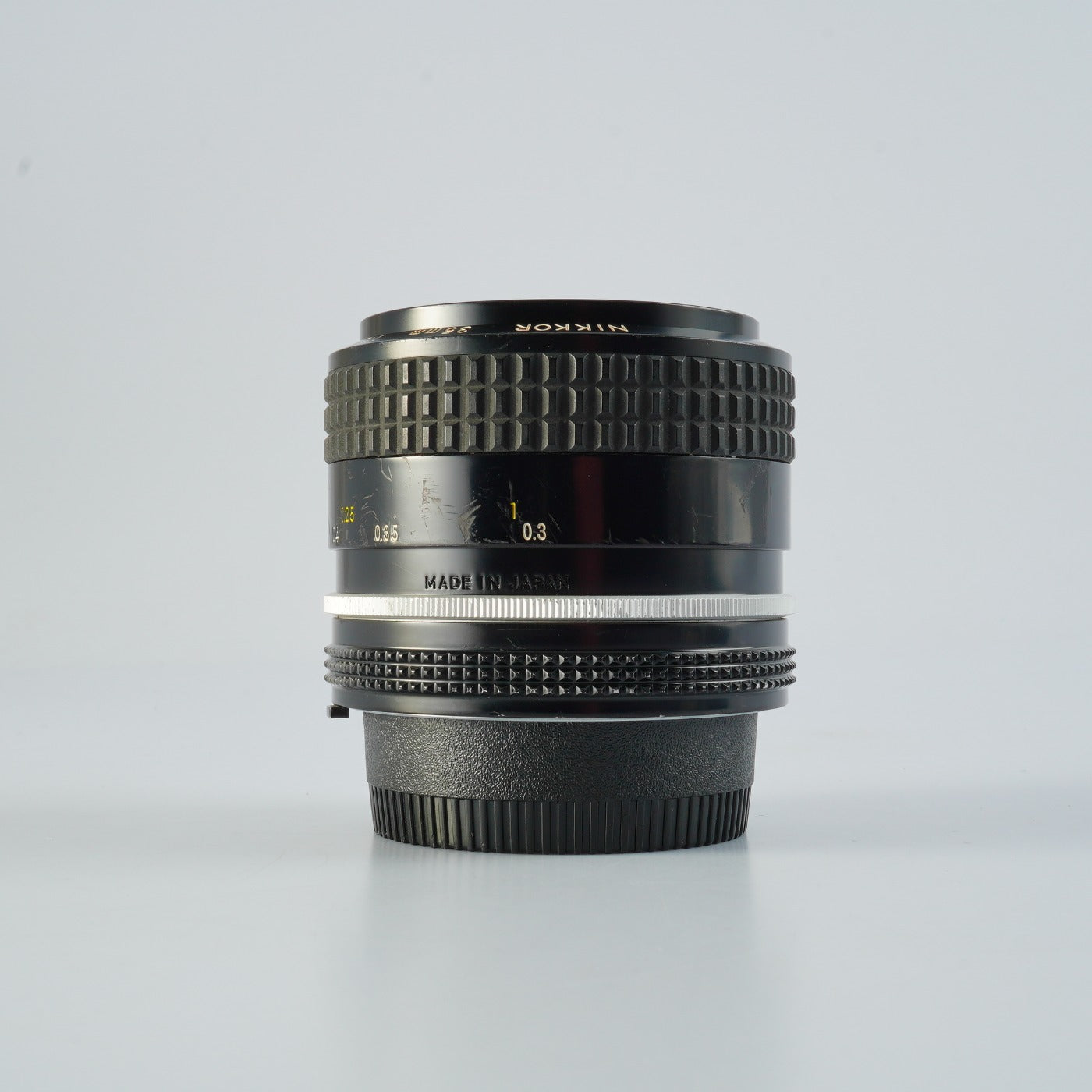 Nikon Ai NIKKOR 35mm F/2 prime lens