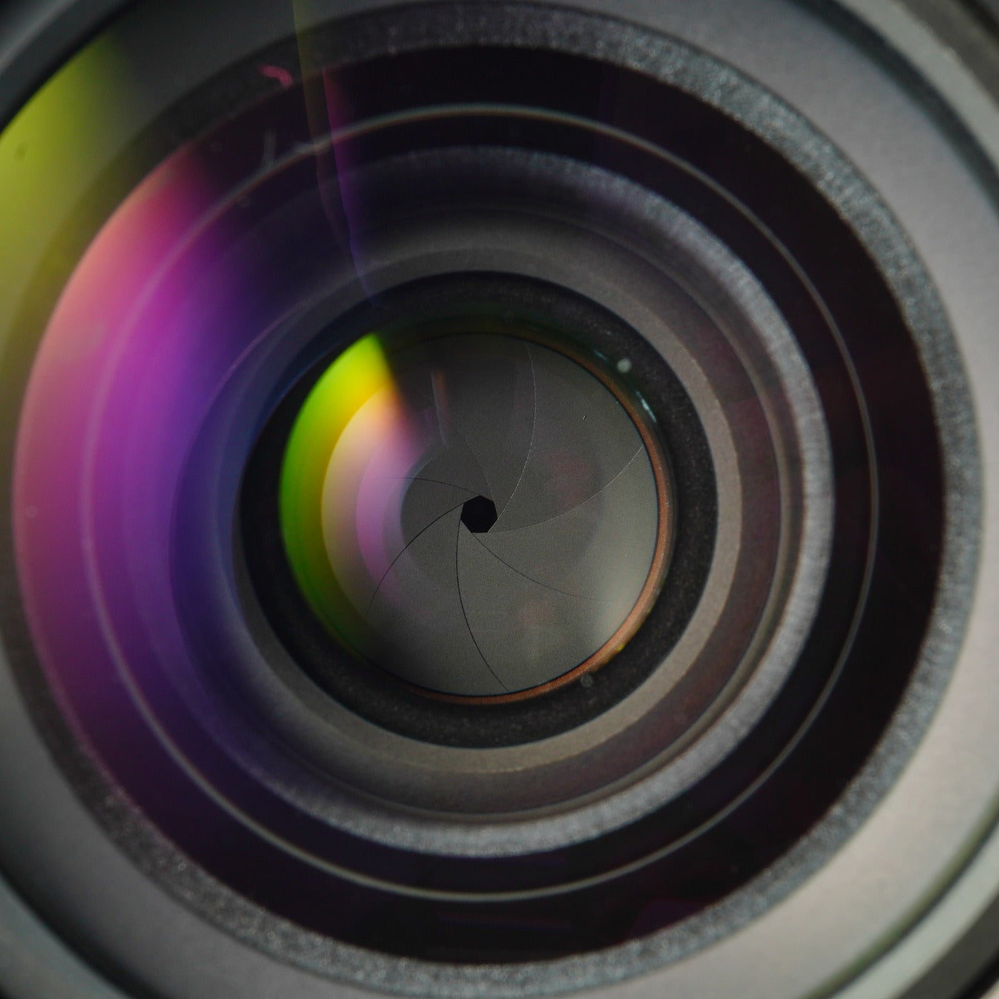 Nikon Ai NIKKOR 35mm F/2 prime lens