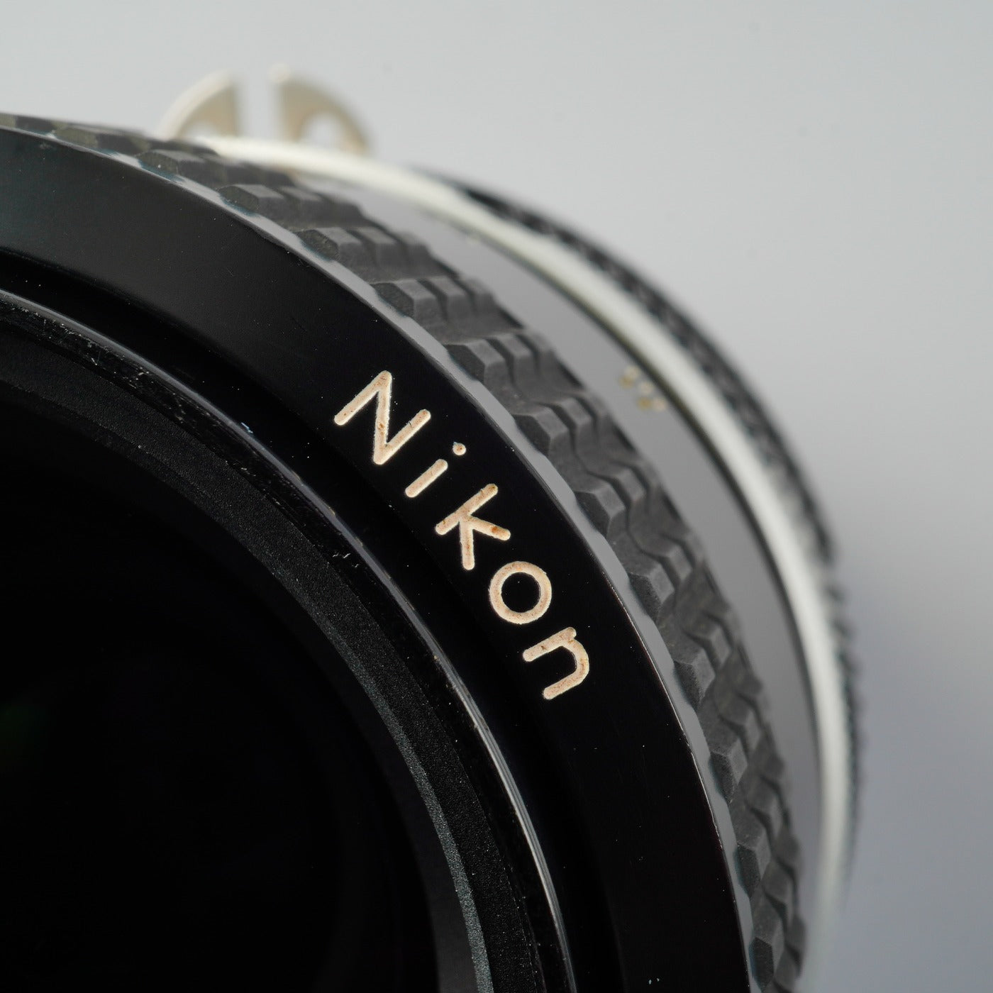 Nikon Ai NIKKOR 35mm F/2 prime lens