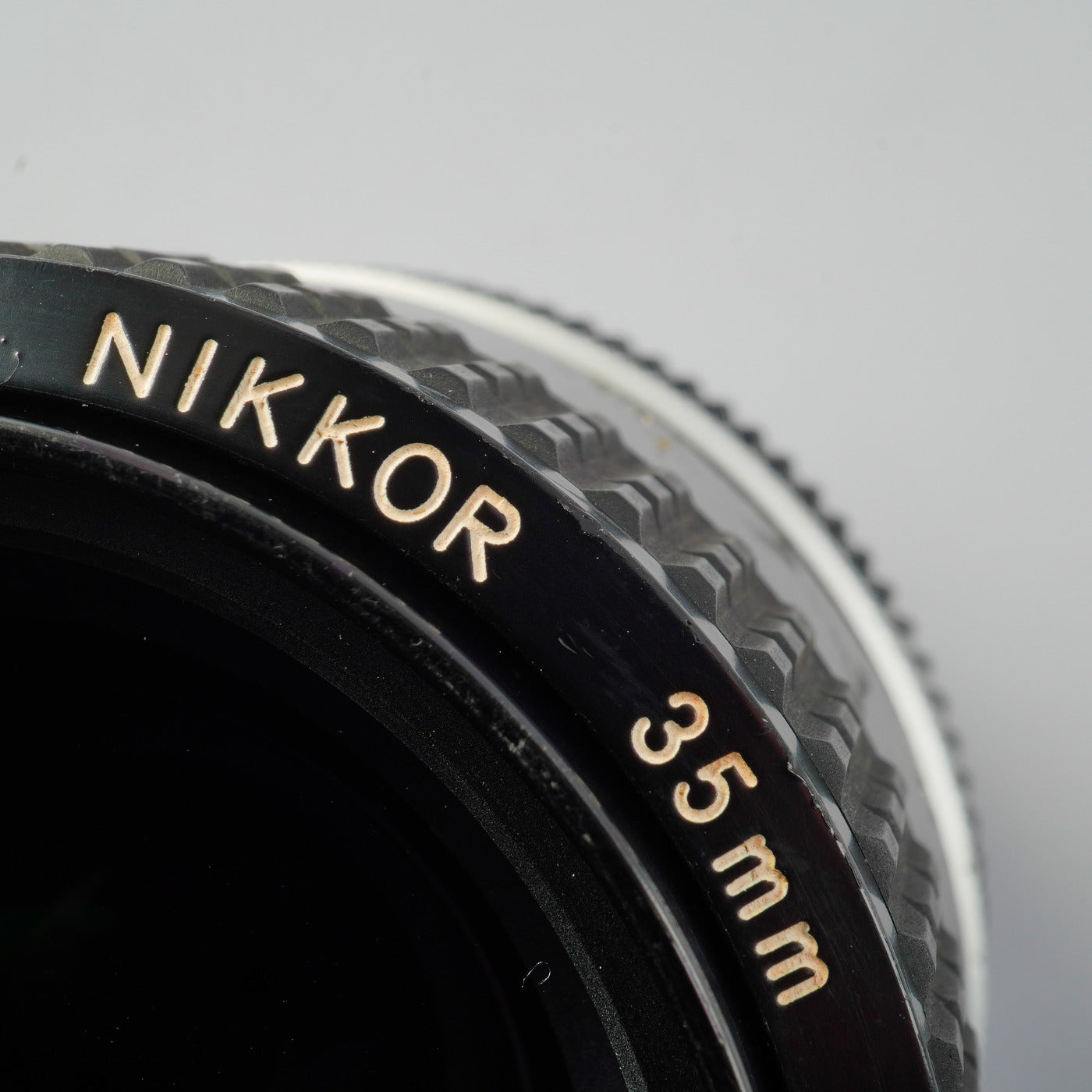 Nikon Ai NIKKOR 35mm F/2 prime lens