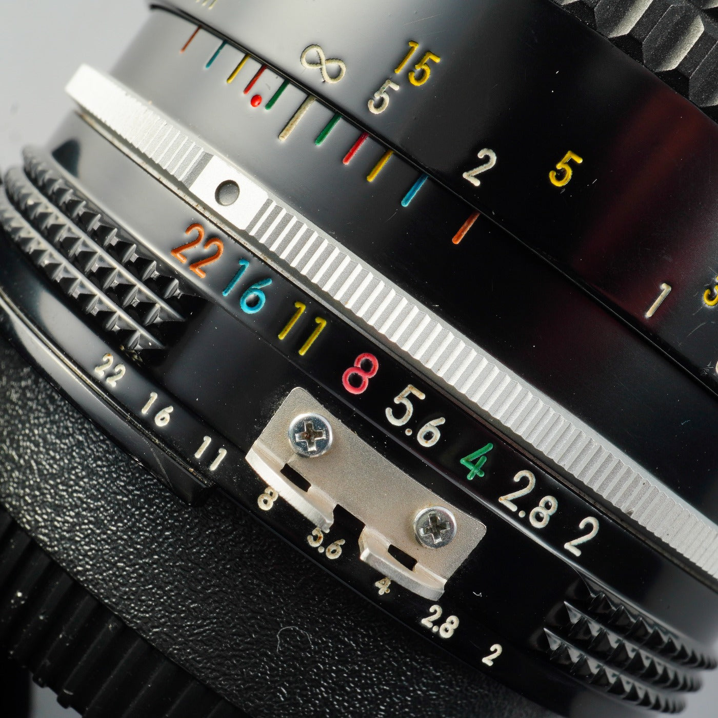 Nikon Ai NIKKOR 35mm F/2 prime lens