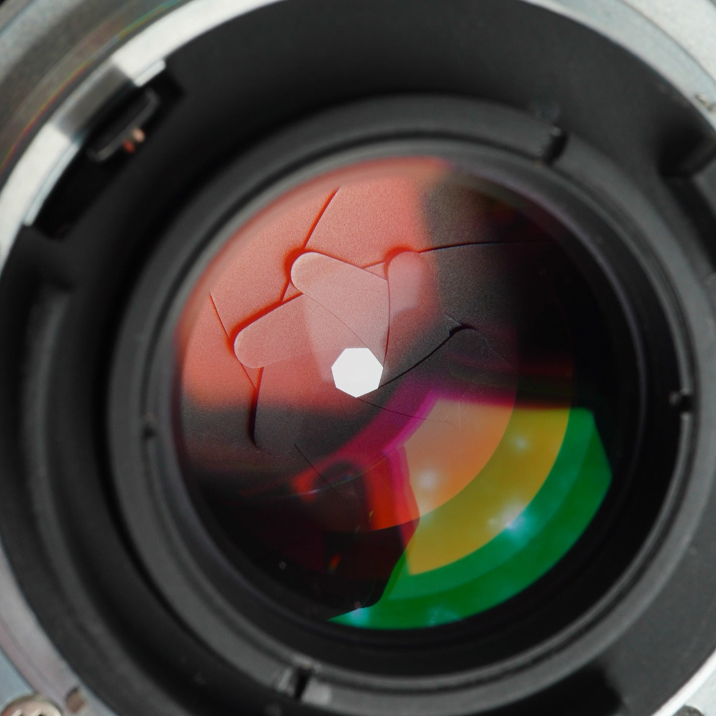 Nikon Ai NIKKOR 35mm F/2 prime lens