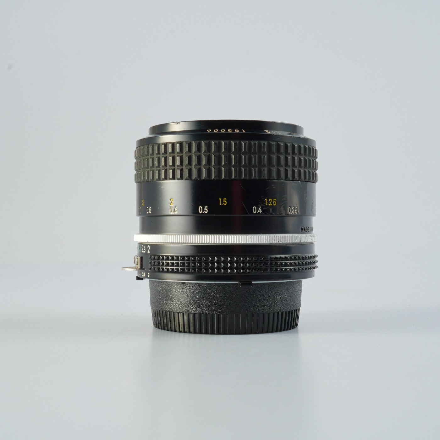 Nikon Ai NIKKOR 35mm F/2 prime lens
