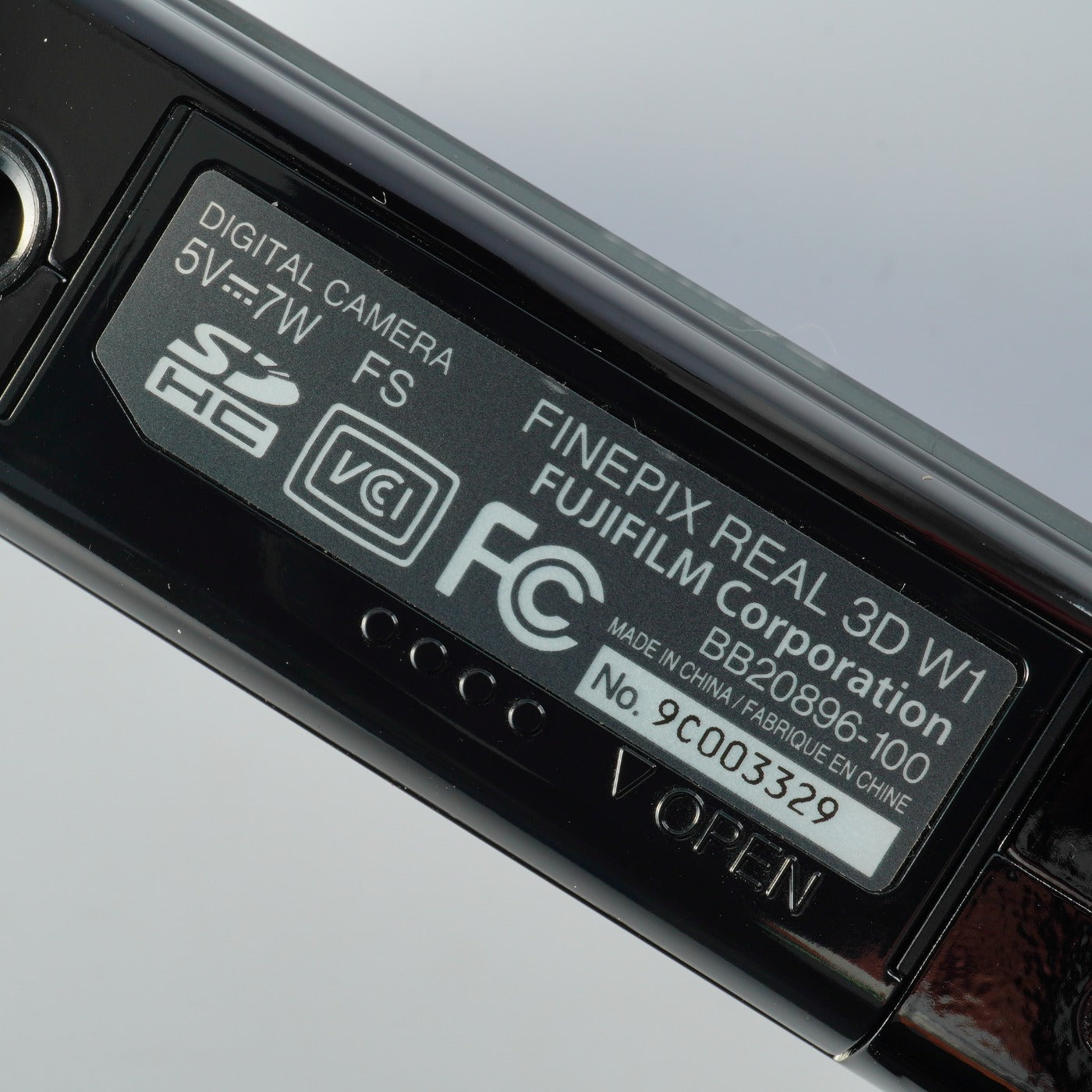 FUJIFILM FINEPIX REAL 3D W1 + SD 8GB コンパクトデジタルカメラ