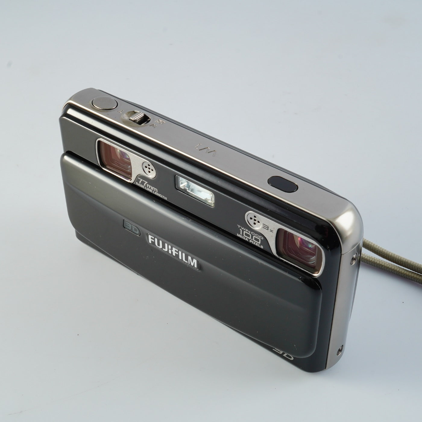 FUJIFILM FINEPIX REAL3D W1 コンパクトデジタルカメラ 新製品レビュー：富士フイルムFinePix REAL 3D W1 - デジカメ Watch Watch