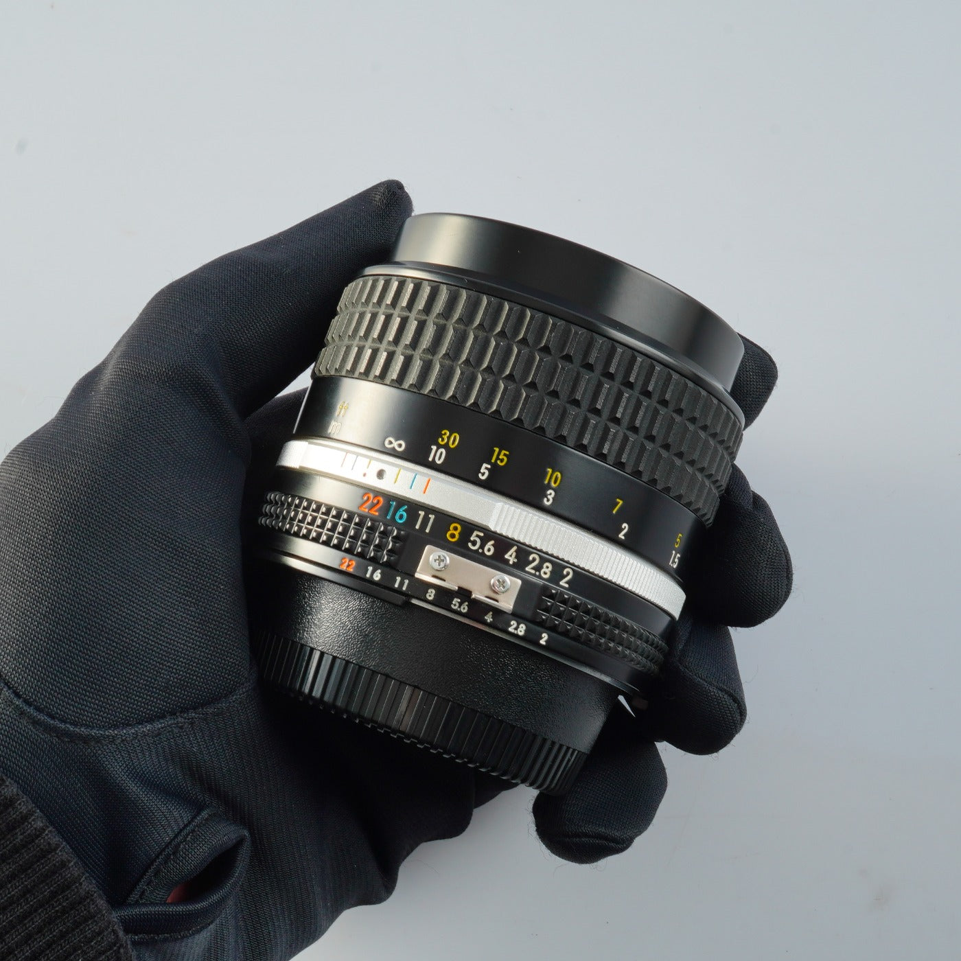 Nikon Ai-S NIKKOR 85mm F/2 prime lens