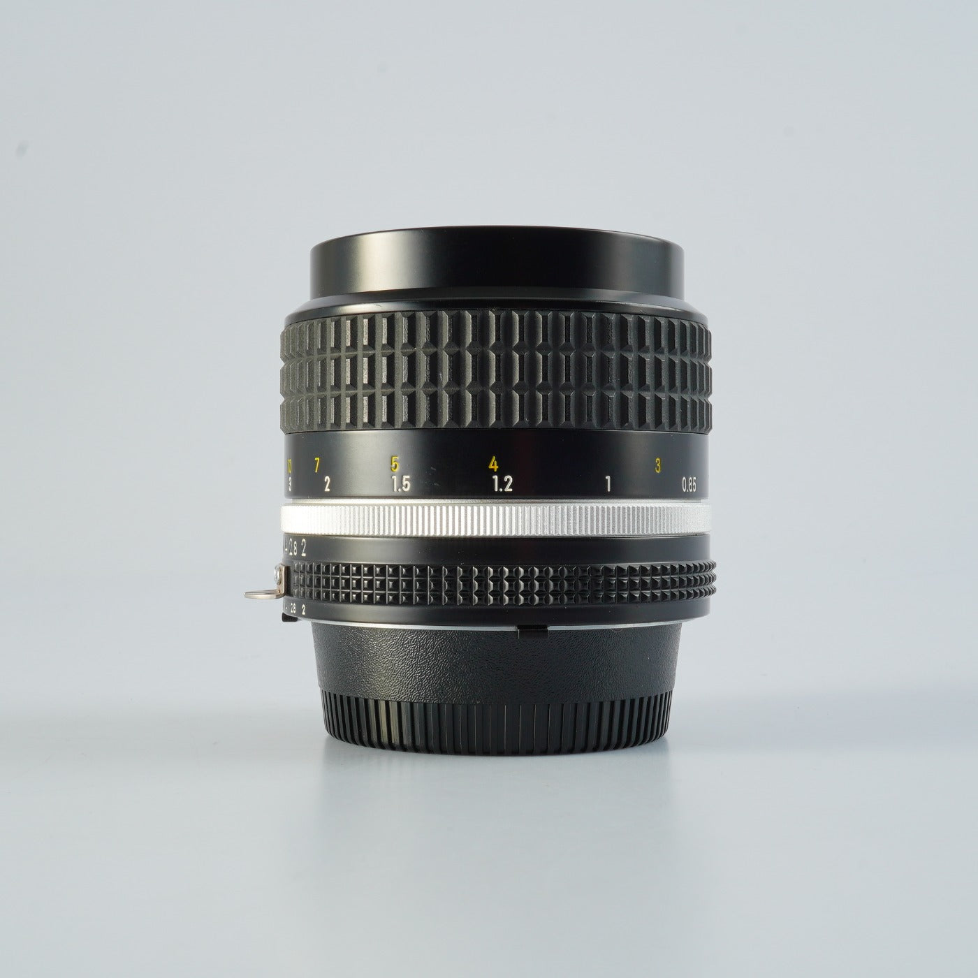 Nikon Ai-S NIKKOR 85mm F/2 prime lens
