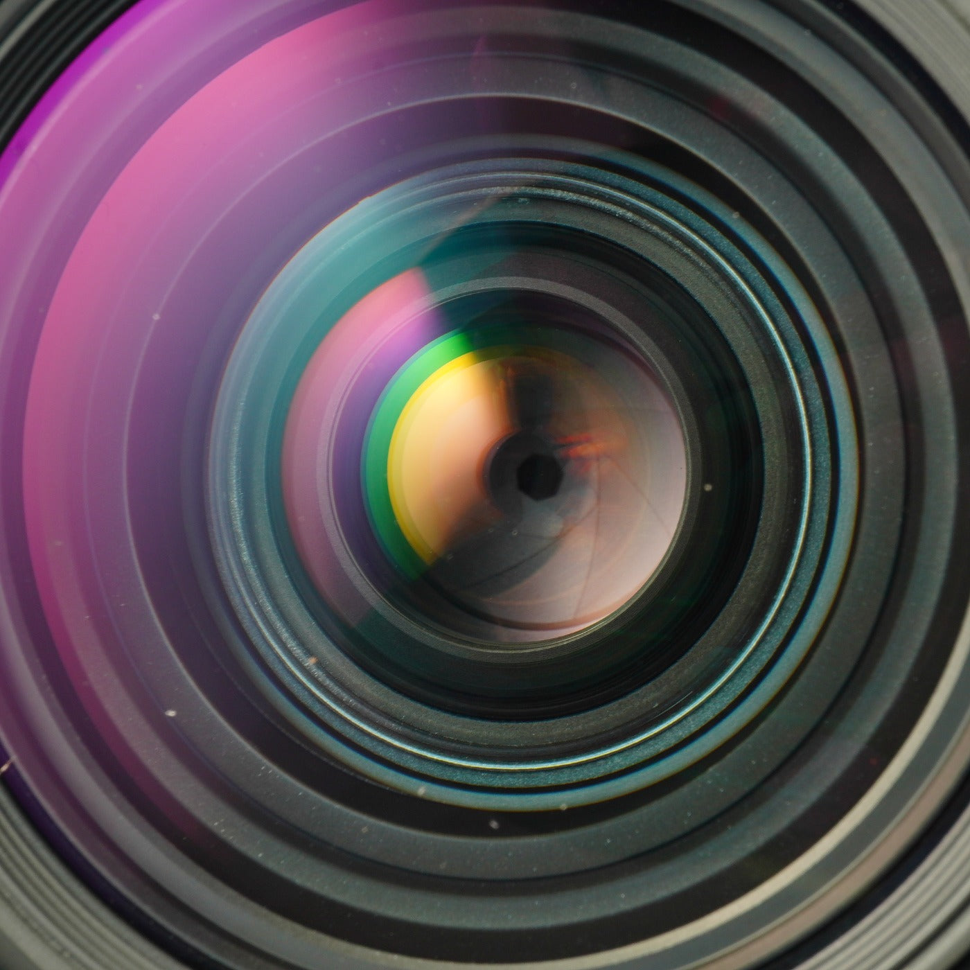Nikon AF NIKKOR 28-85mm F/3.5-4.5 Zoom Lens