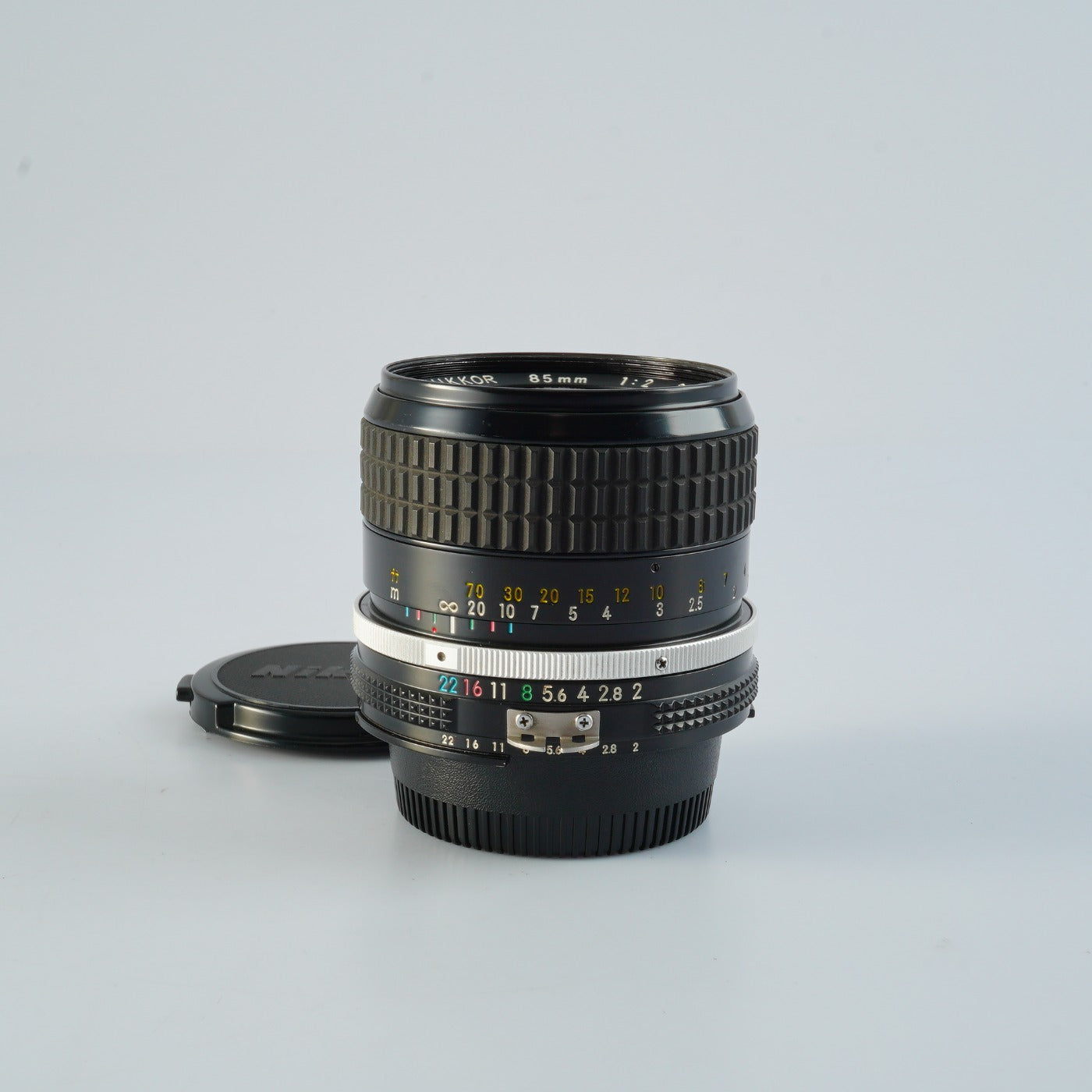 Nikon Ai NIKKOR 85mm F/2 単焦点レンズ