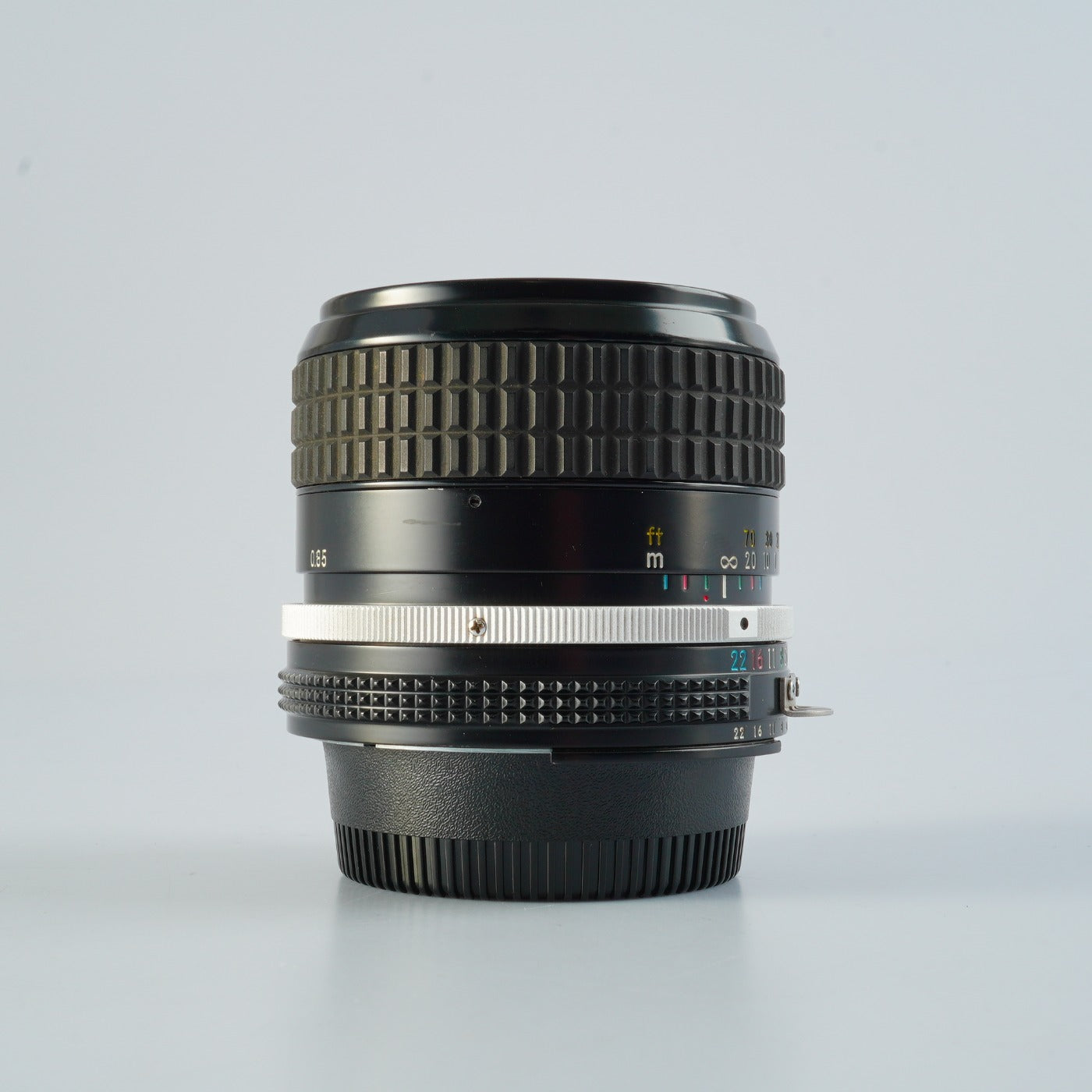 Nikon Ai NIKKOR 85mm F/2 単焦点レンズ