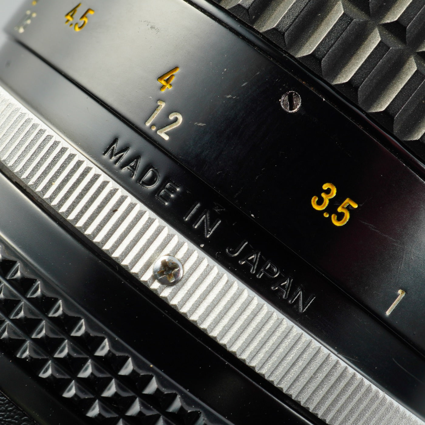 Nikon Ai NIKKOR 85mm F/2 単焦点レンズ