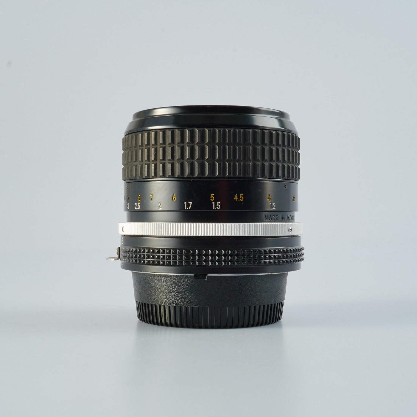Nikon Ai NIKKOR 85mm F/2 単焦点レンズ