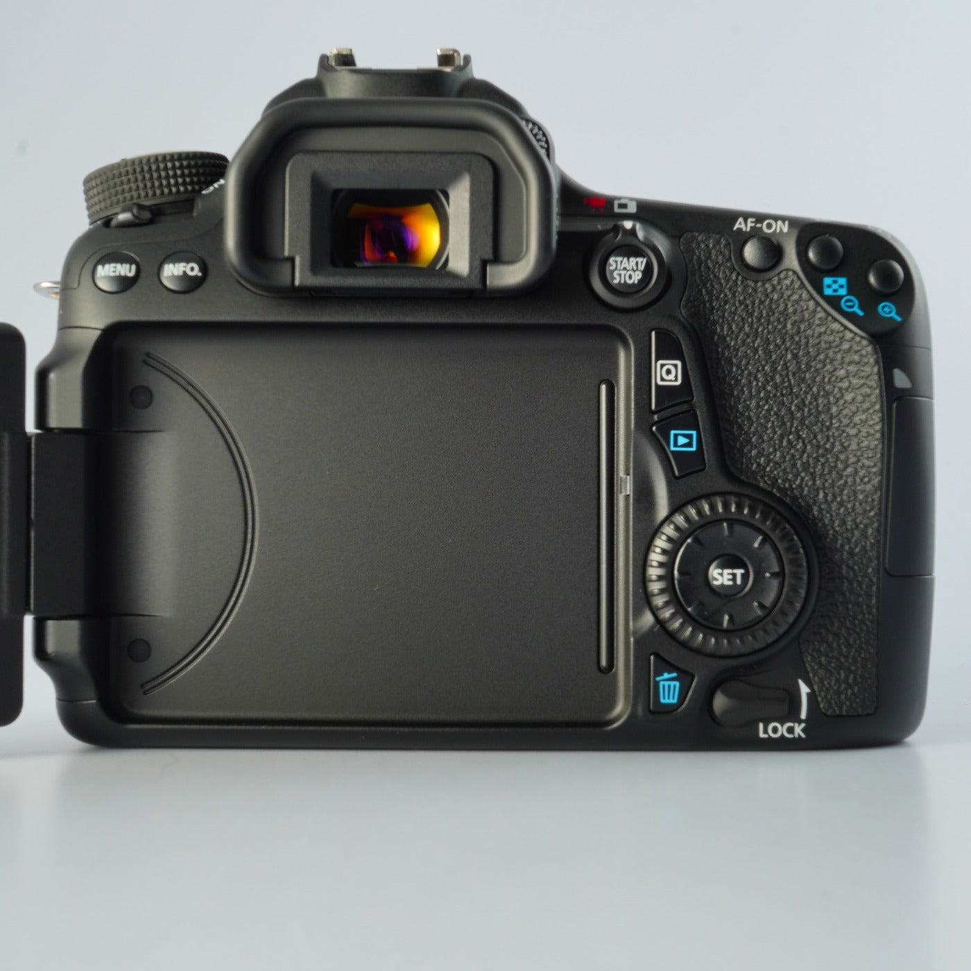 Canon 70D + SD 4GB デジタル一眼レフカメラ