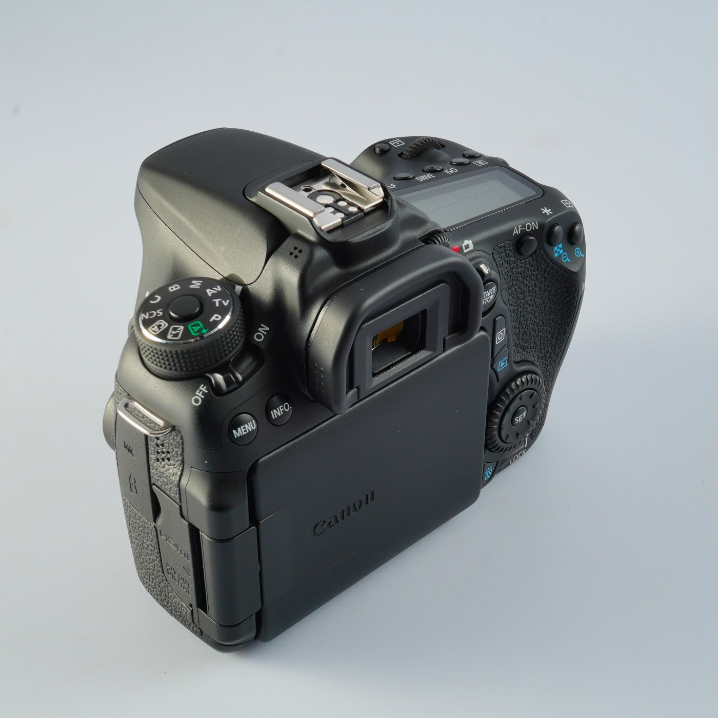 Canon 70D + SD 4GB デジタル一眼レフカメラ