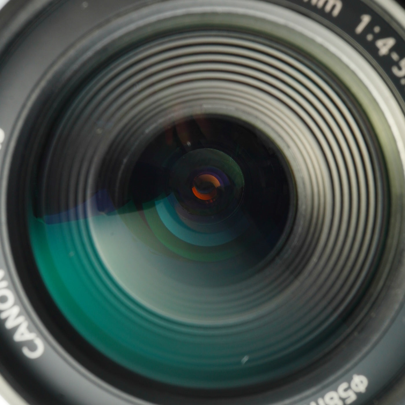 Canon EF-S 55-250mm F/4-5.6 IS ズームレンズ