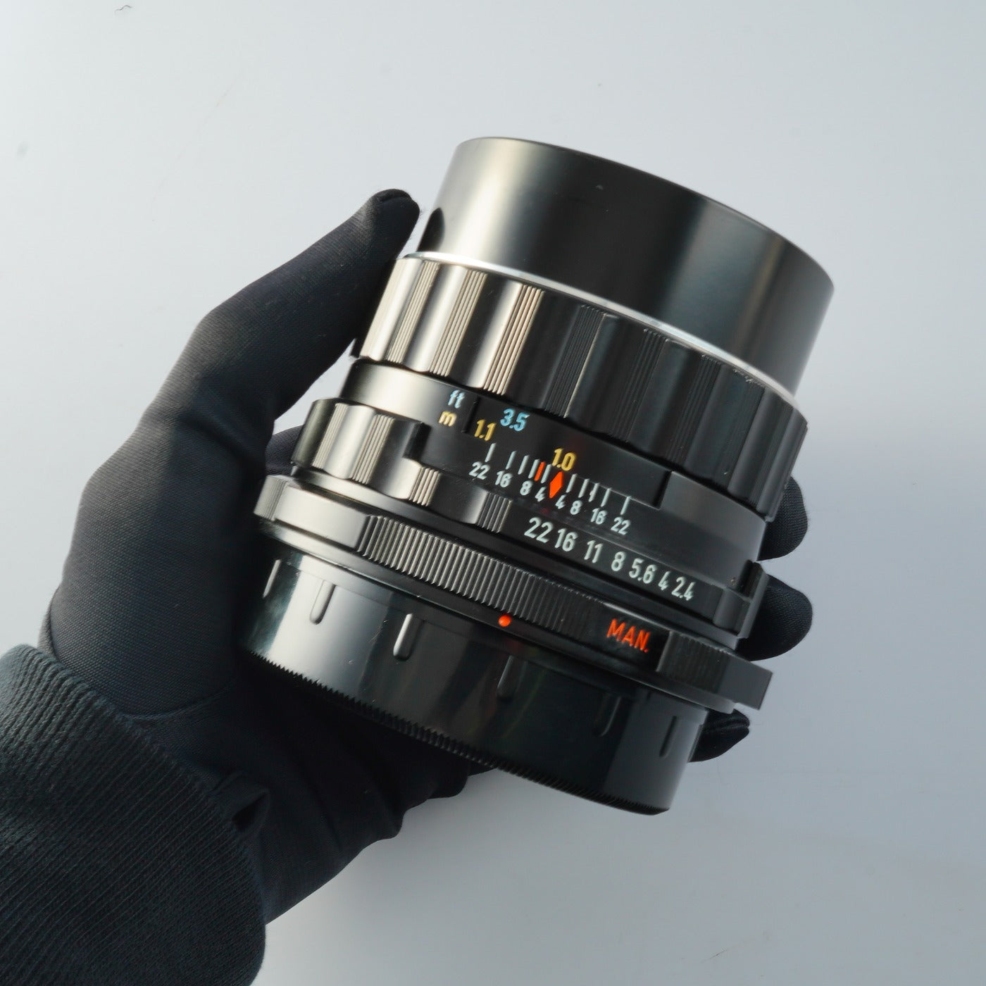 PENTAX Super Multi Coated Takumar 6x7 105mm F/2.4 prime lens (for PENTAX 67)