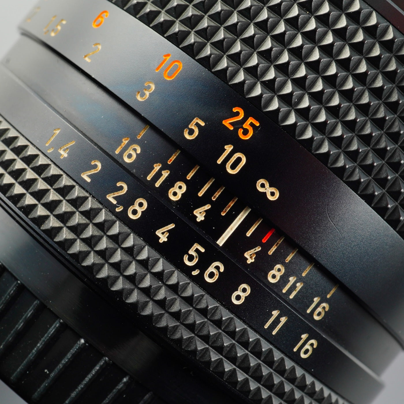 CONTAX Carl Zeiss Planar T* 50mm F/1.4 AEJ Prime Lens