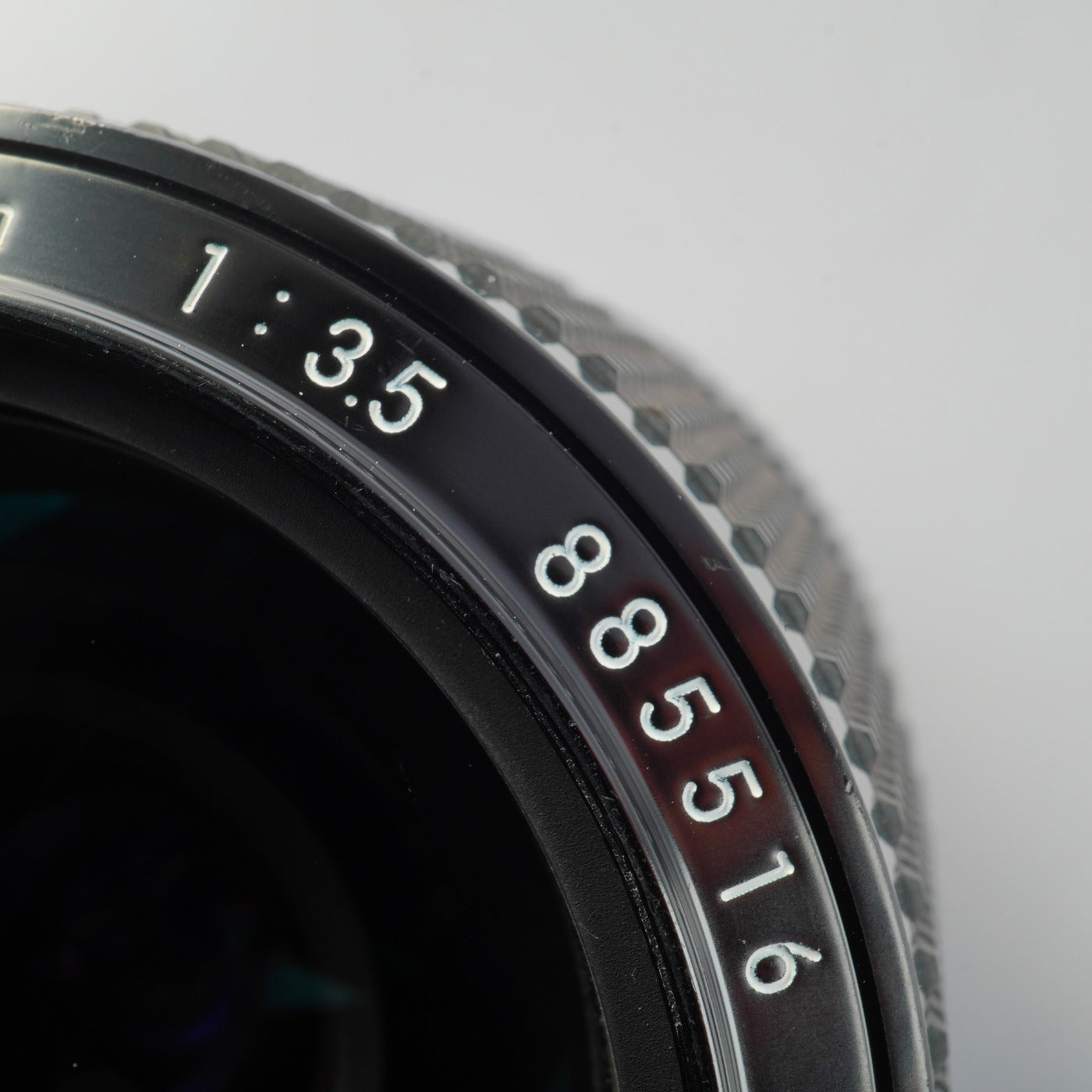 Nikon Ai Zoom-NIKKOR Auto 43-86mm F/3.5 Zoom Lens