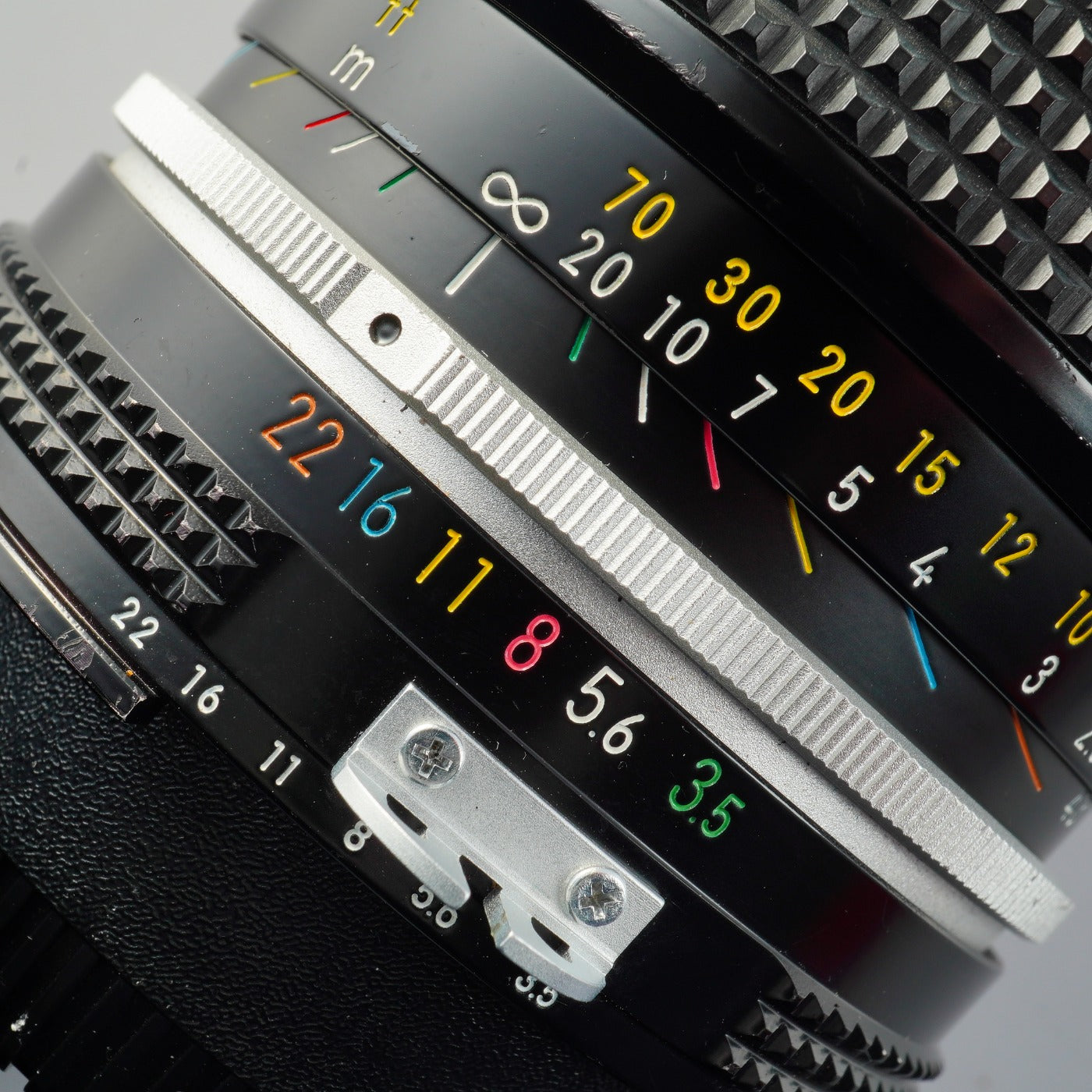 Nikon Ai Zoom-NIKKOR Auto 43-86mm F/3.5 Zoom Lens