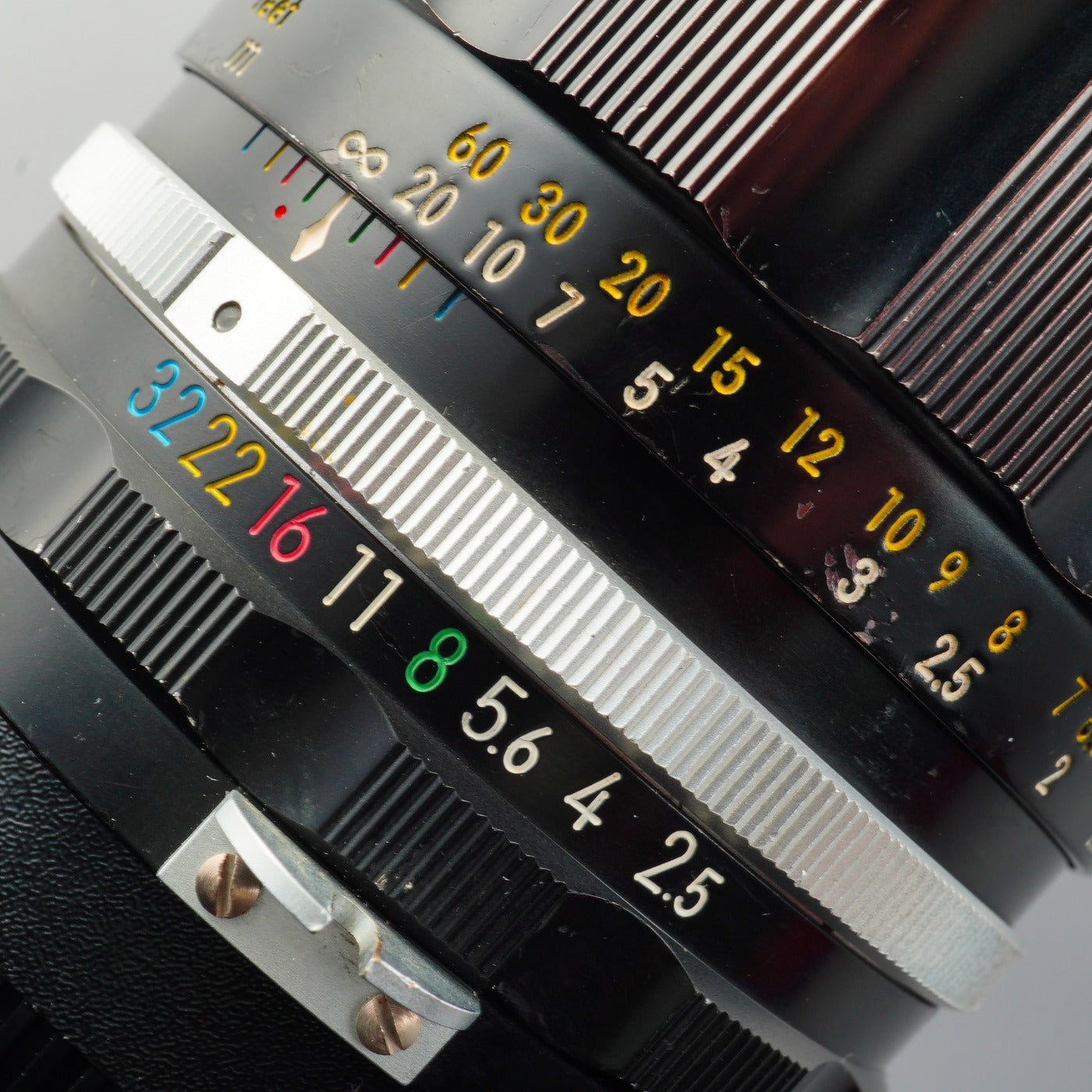 Nikon 非Ai NIKKOR-P Auto 105mm F/2.5 単焦点レンズ