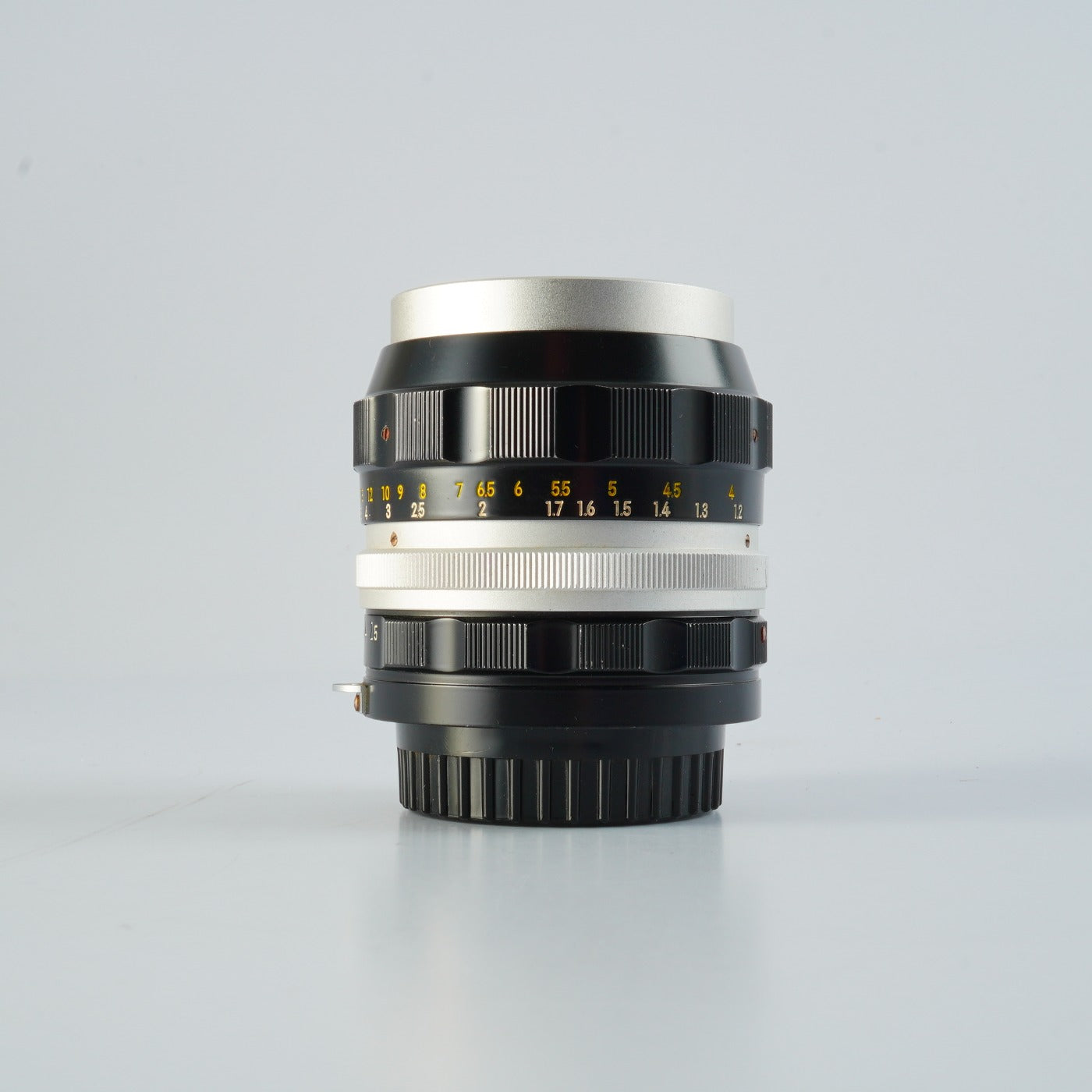 Nikon 非Ai NIKKOR-P Auto 105mm F/2.5 単焦点レンズ