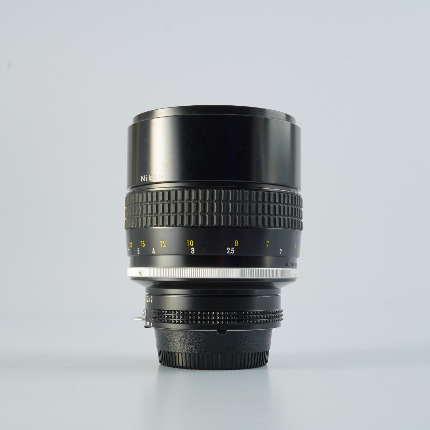 Nikon Ai NIKKOR 135mm F/2 単焦点レンズ