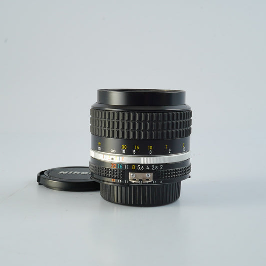 Nikon Ai-S NIKKOR 85mm F/2 単焦点レンズ