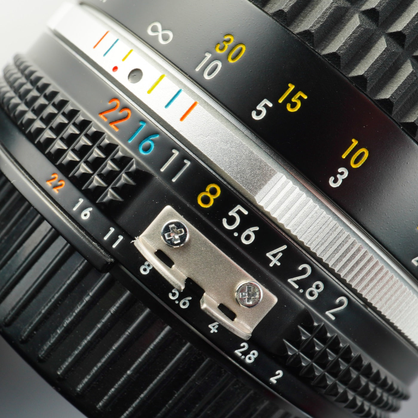 Nikon Ai-S NIKKOR 85mm F/2 単焦点レンズ