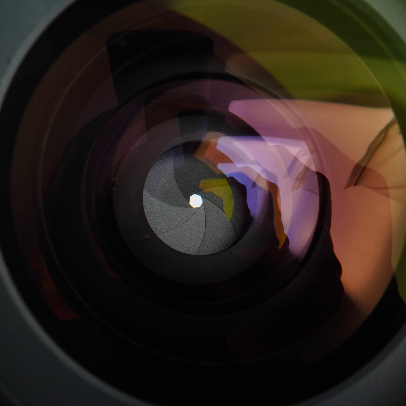 Nikon AF NIKKOR 24mm F/2.8 D 単焦点レンズ