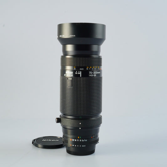 Nikon AF NIKKOR 75-300mm F/4.5-5.6 ズームレンズ