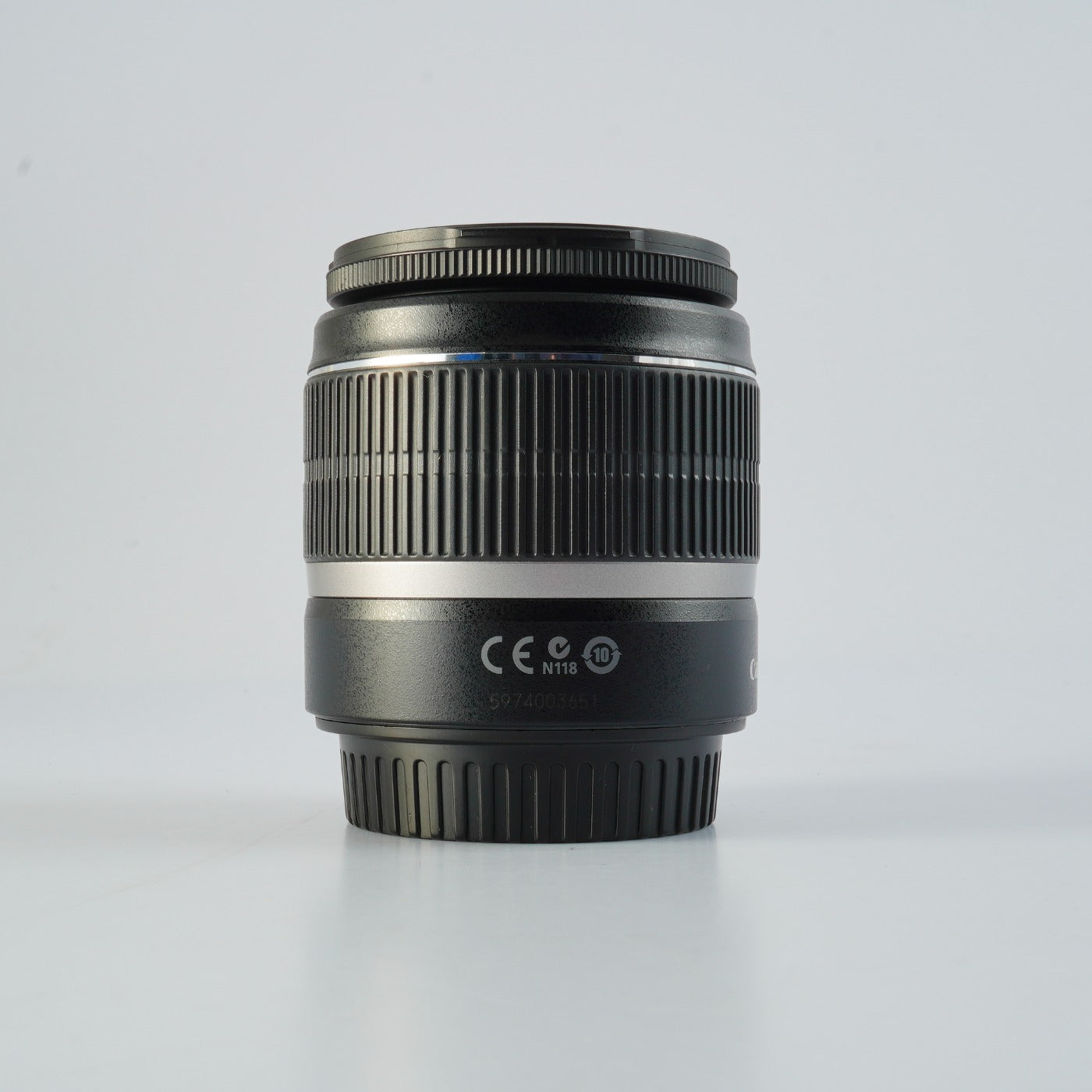 Canon EF-S 18-55mm f/3.5-5.6 IS ズームレンズ