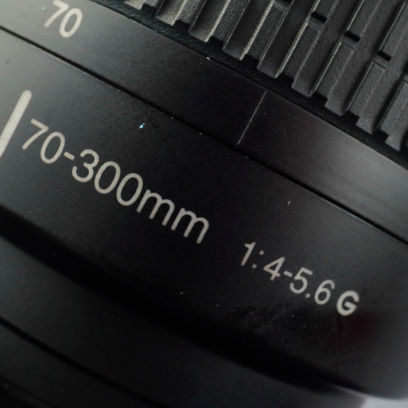 Nikon AF NIKKOR 70-300mm F/4-5.6 G ズームレンズ