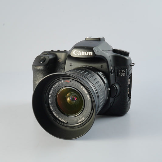 Canon EOS 40D + EF-S 18-55mm F/3.5-5.6 Ⅱ USM + CF 2GB デジタル一眼レフカメラ
