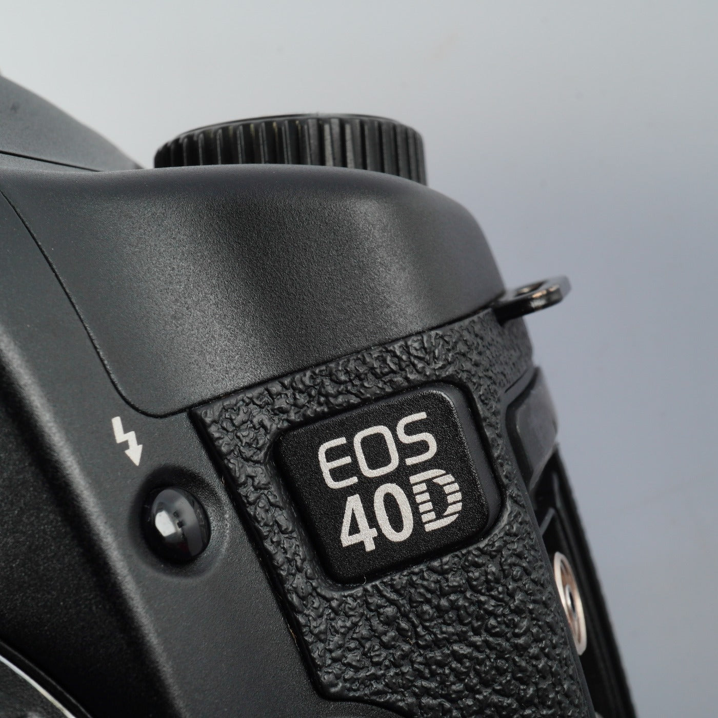 Canon EOS 40D + EF-S 18-55mm F/3.5-5.6 Ⅱ USM + CF 2GB デジタル一眼レフカメラ