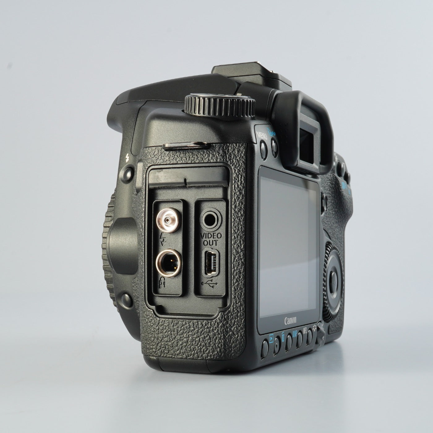 Canon EOS 40D + EF-S 18-55mm F/3.5-5.6 Ⅱ USM + CF 2GB デジタル一眼レフカメラ