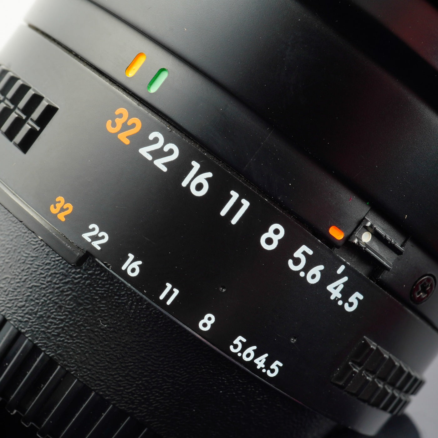 Nikon AF NIKKOR 75-300mm F/4.5-5.6 ズームレンズ