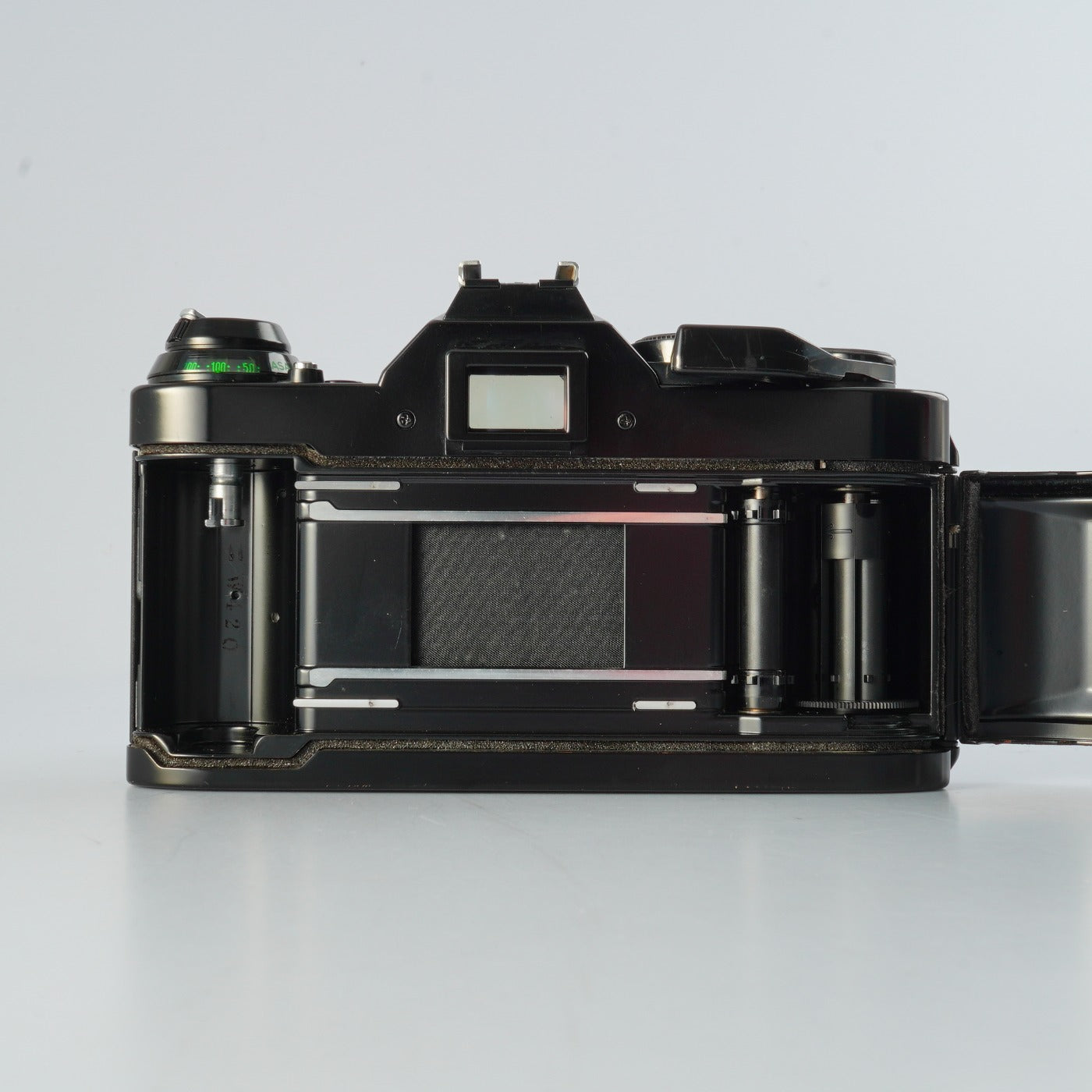 【CLA’d】 Canon AE-1 Program Black + NEW FD 50mm F/1.4 MF フィルム一眼レフカメラ