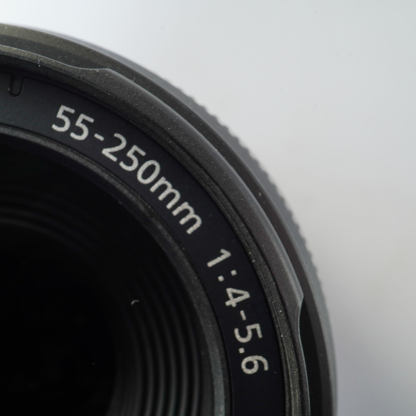 Canon EF-S 55-250mm F/4-5.6 IS ズームレンズ